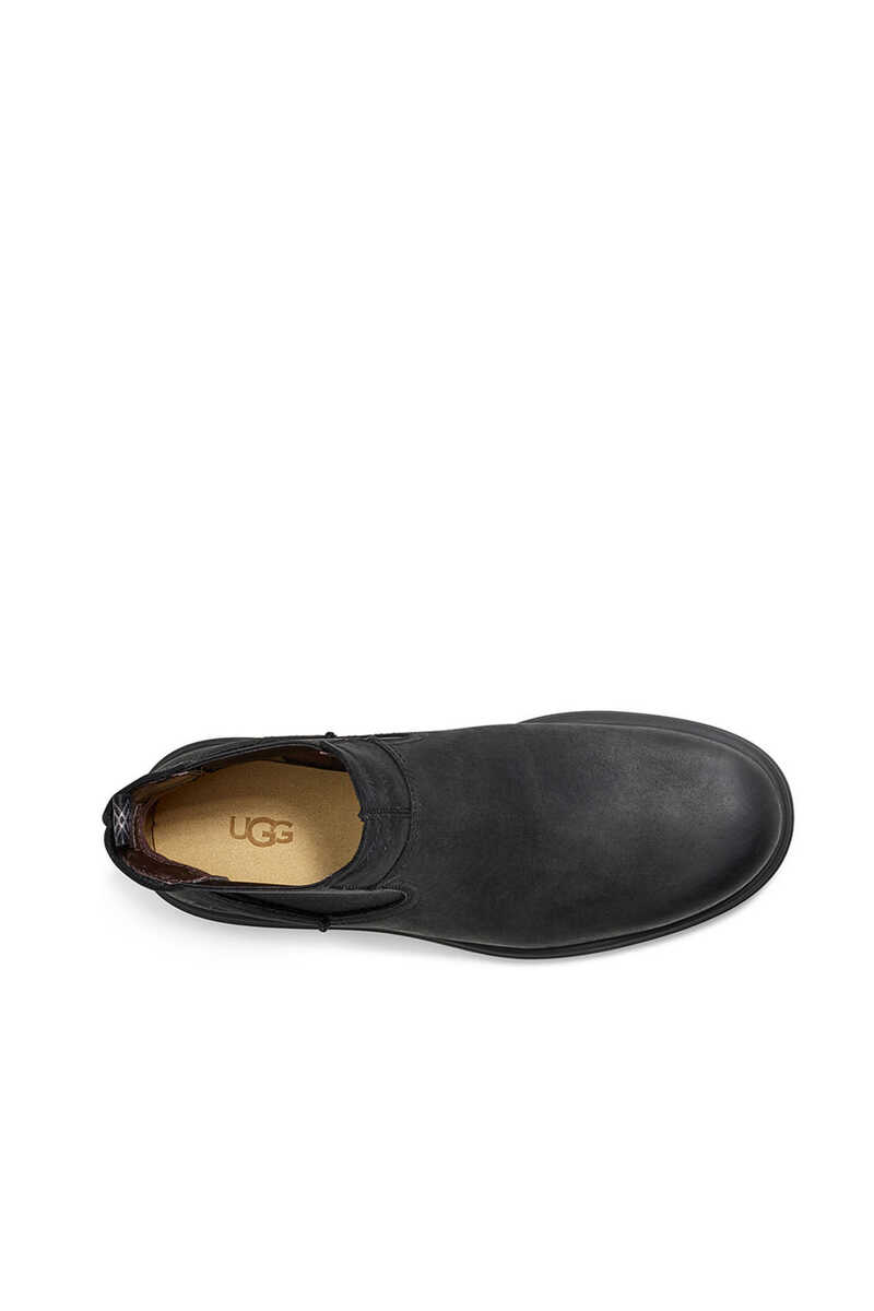 Cortefiel Biltmore leather chelsea boot. UGG Brand Black