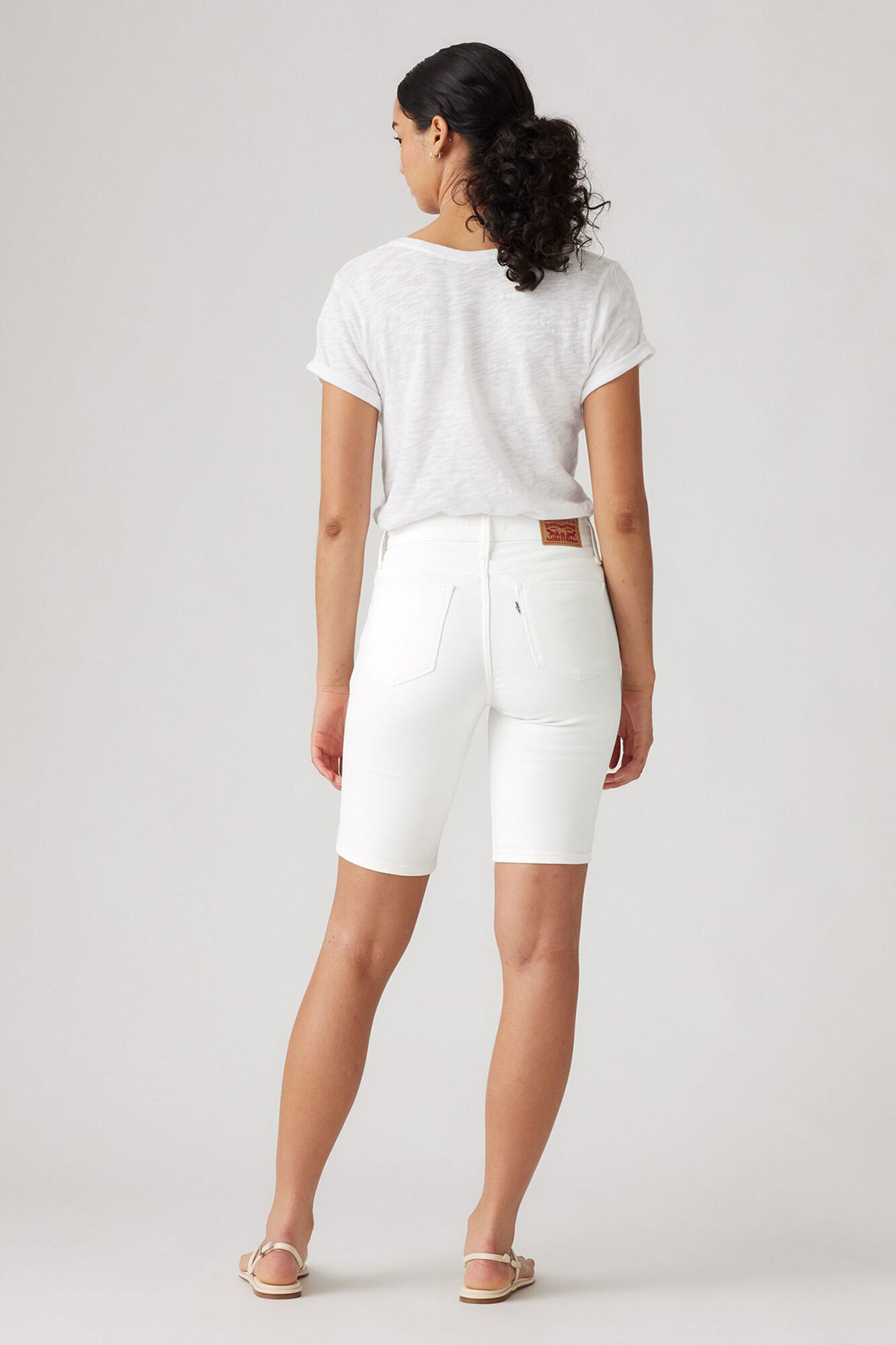 Levi's Bermuda moldadora Branco