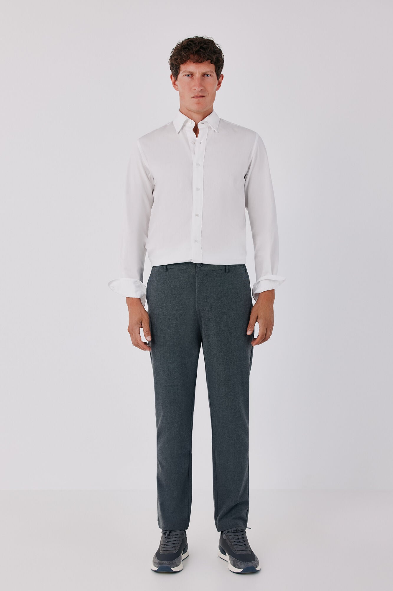 Cortefiel Comfortable elasticated tapered chinos