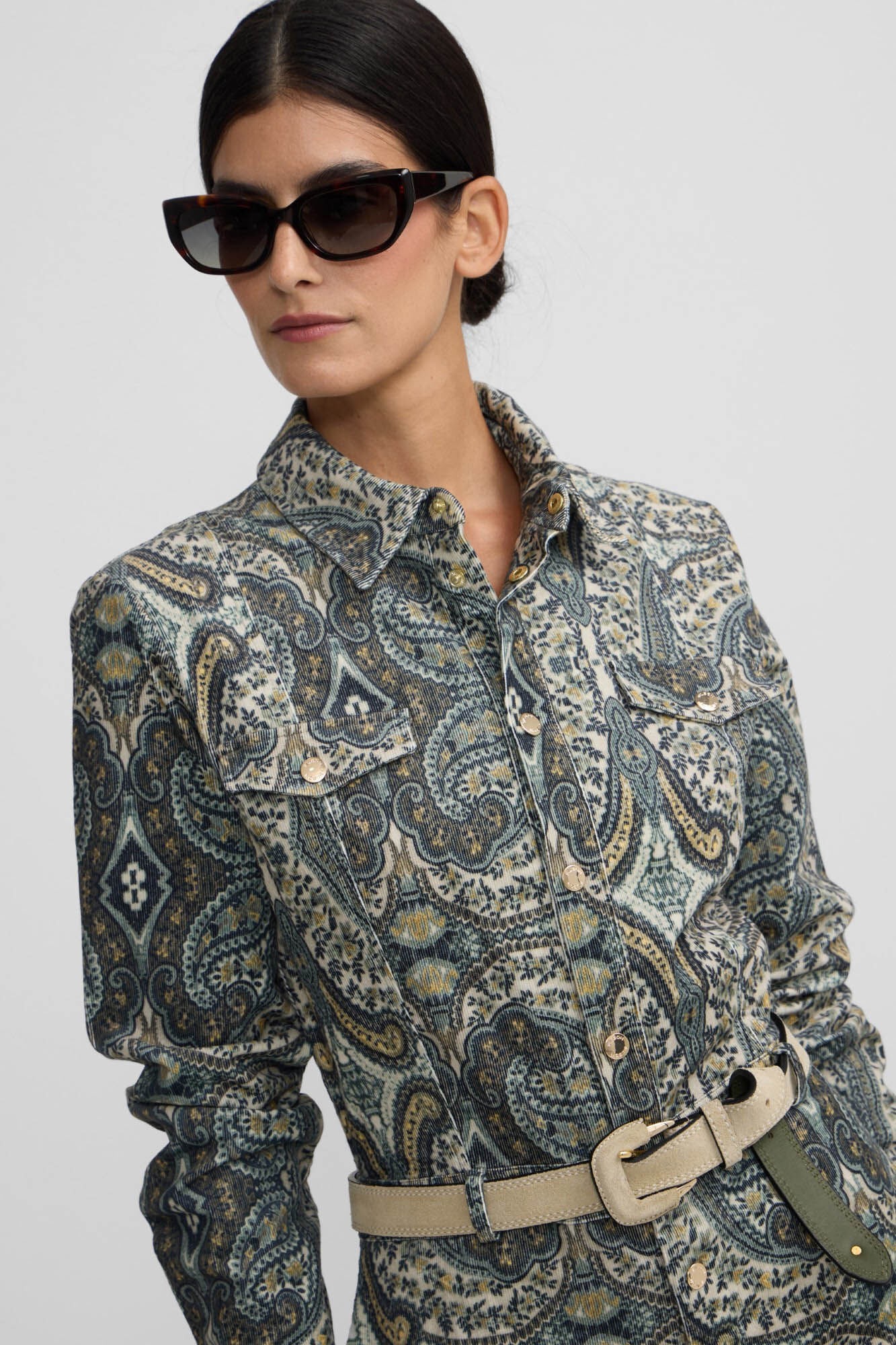 Silbon Macac&atilde;o de veludo cotel&ecirc; com estampado de caxemira