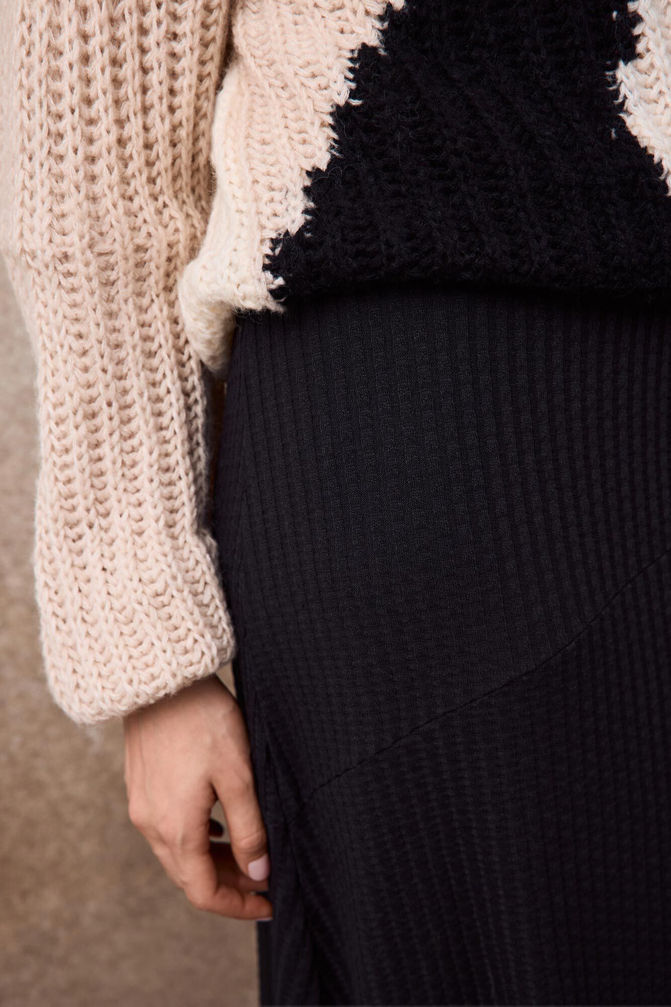 Slowlove Knit cape skirt Black