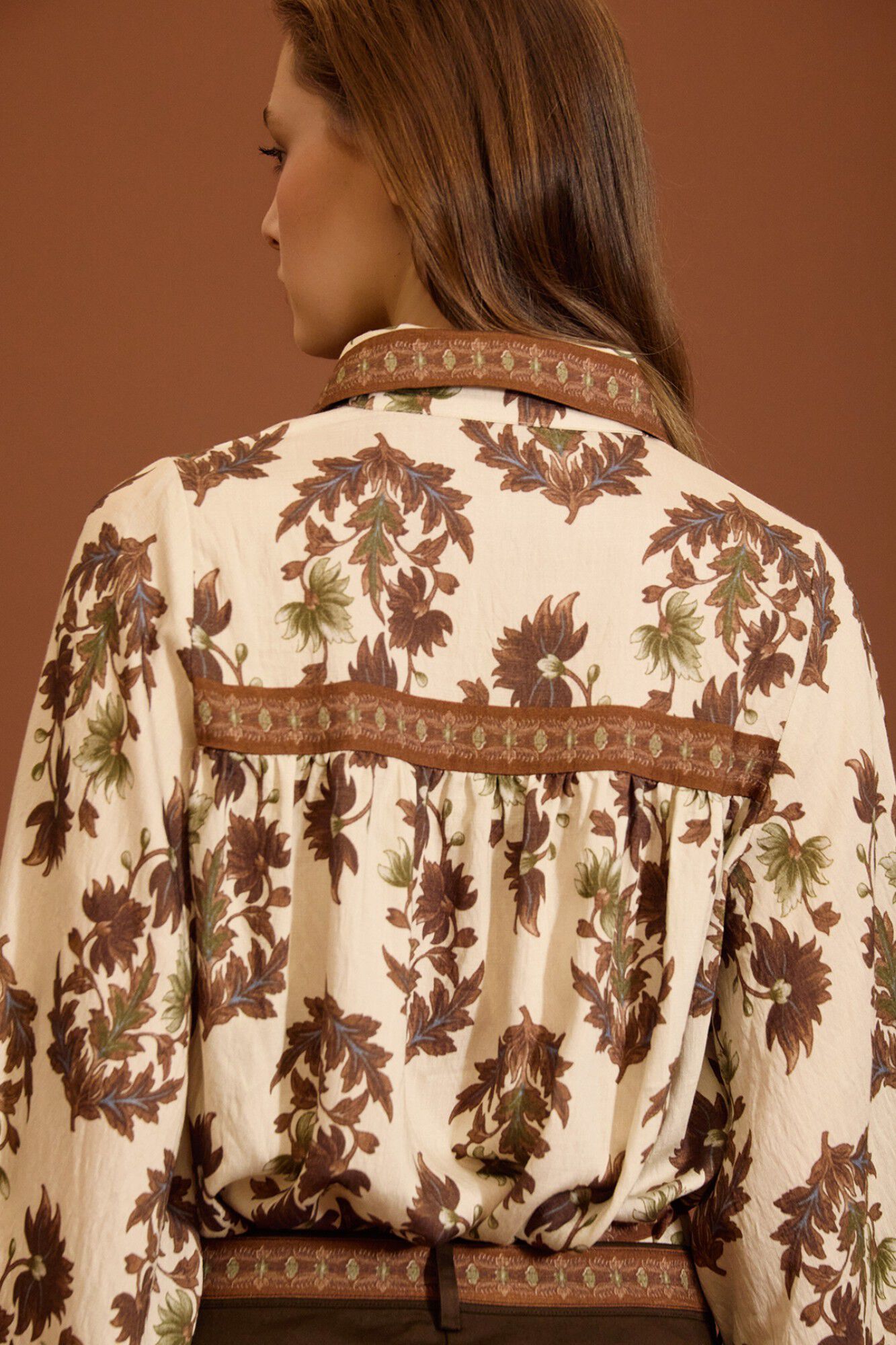 Meisie Blusa estampada con mangas abullonadas