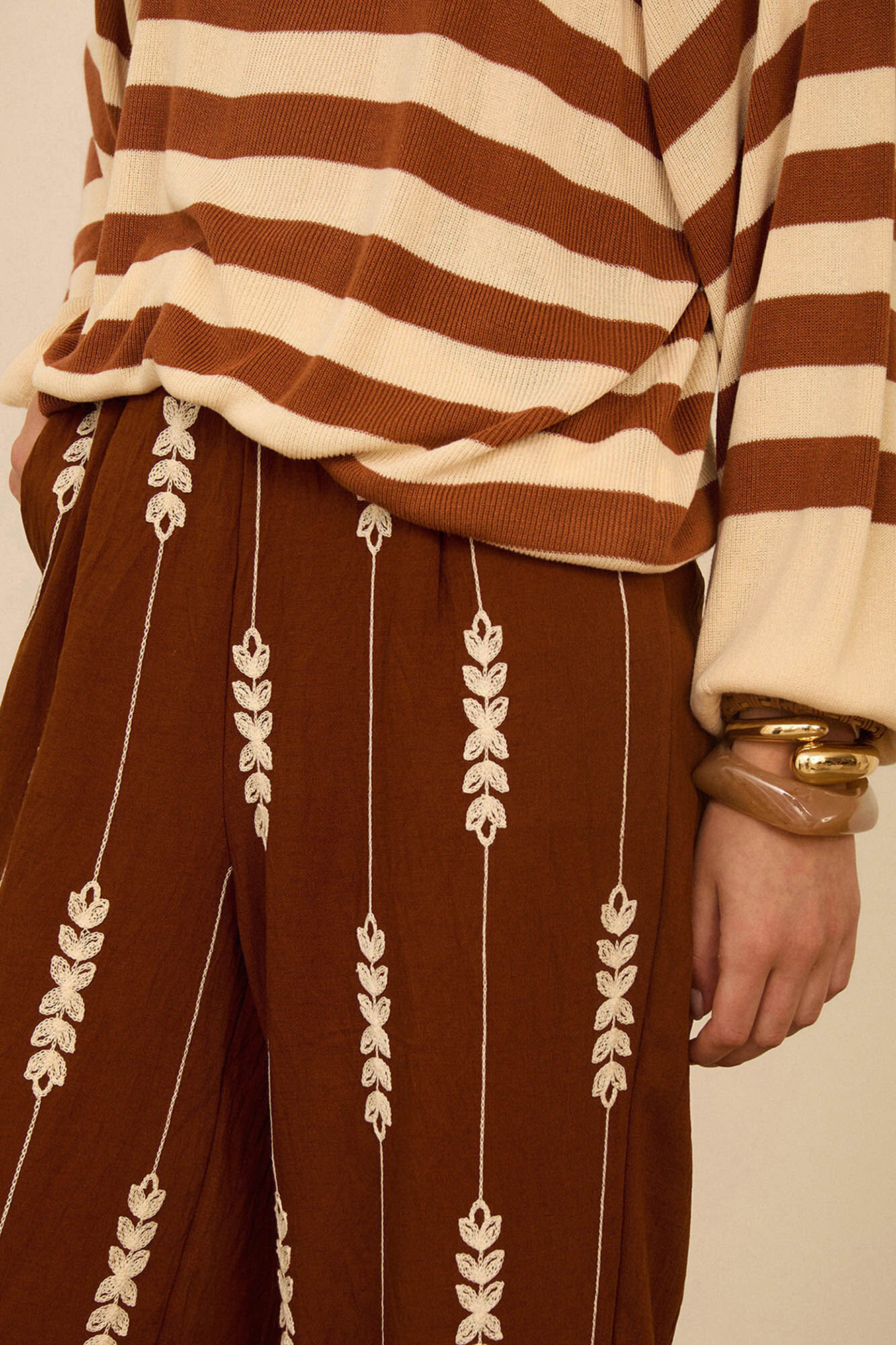 Meisie Embroidered long trousers Brown