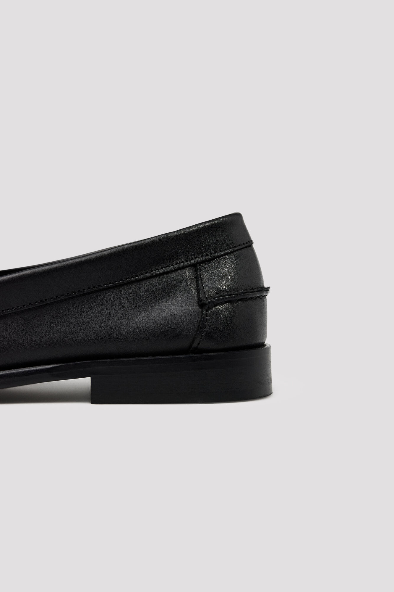 Cortefiel Mocas&iacute;n piel antifaz Negro