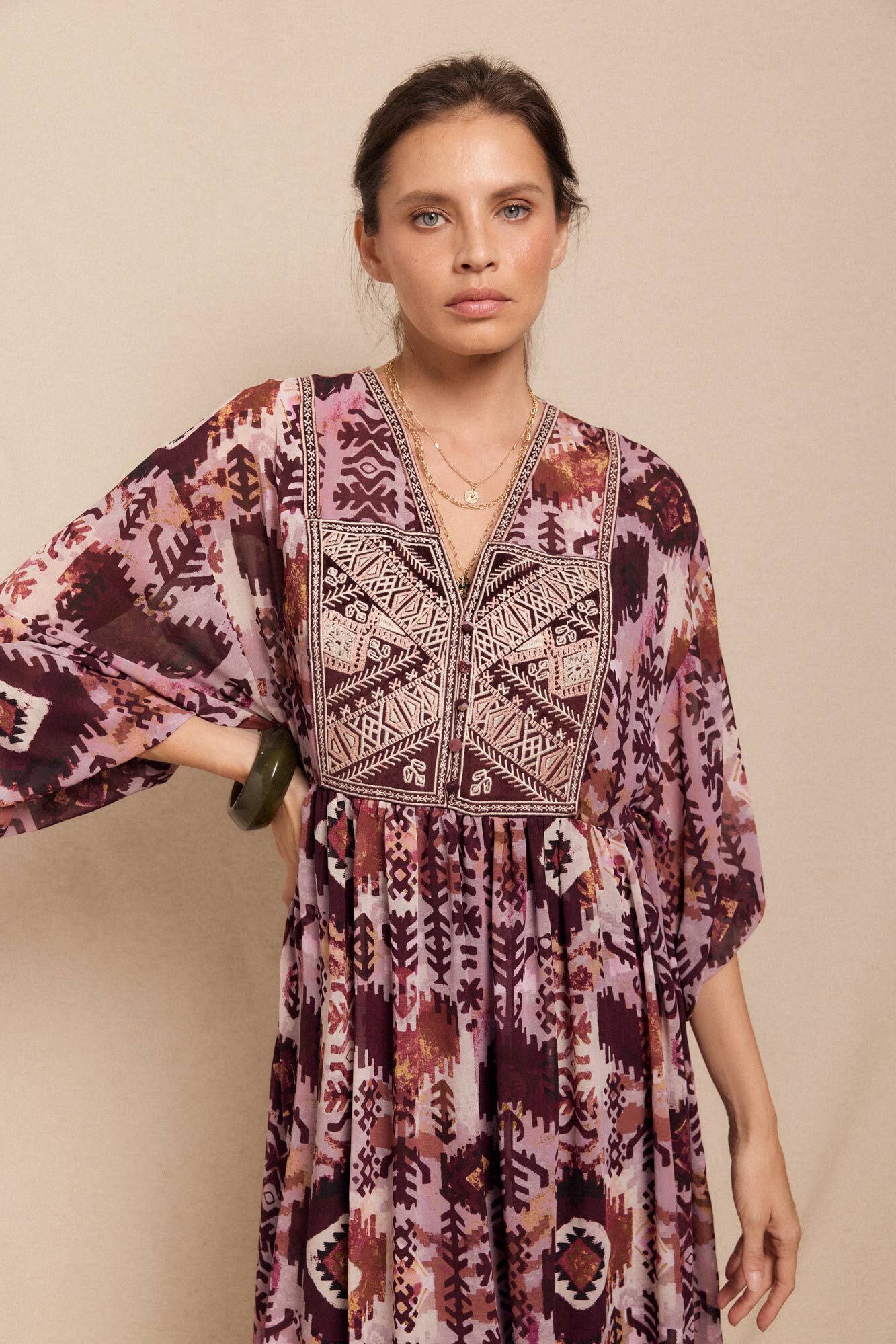 Slowlove Vestido flu&iacute;do estampado e bordado Multicolorido