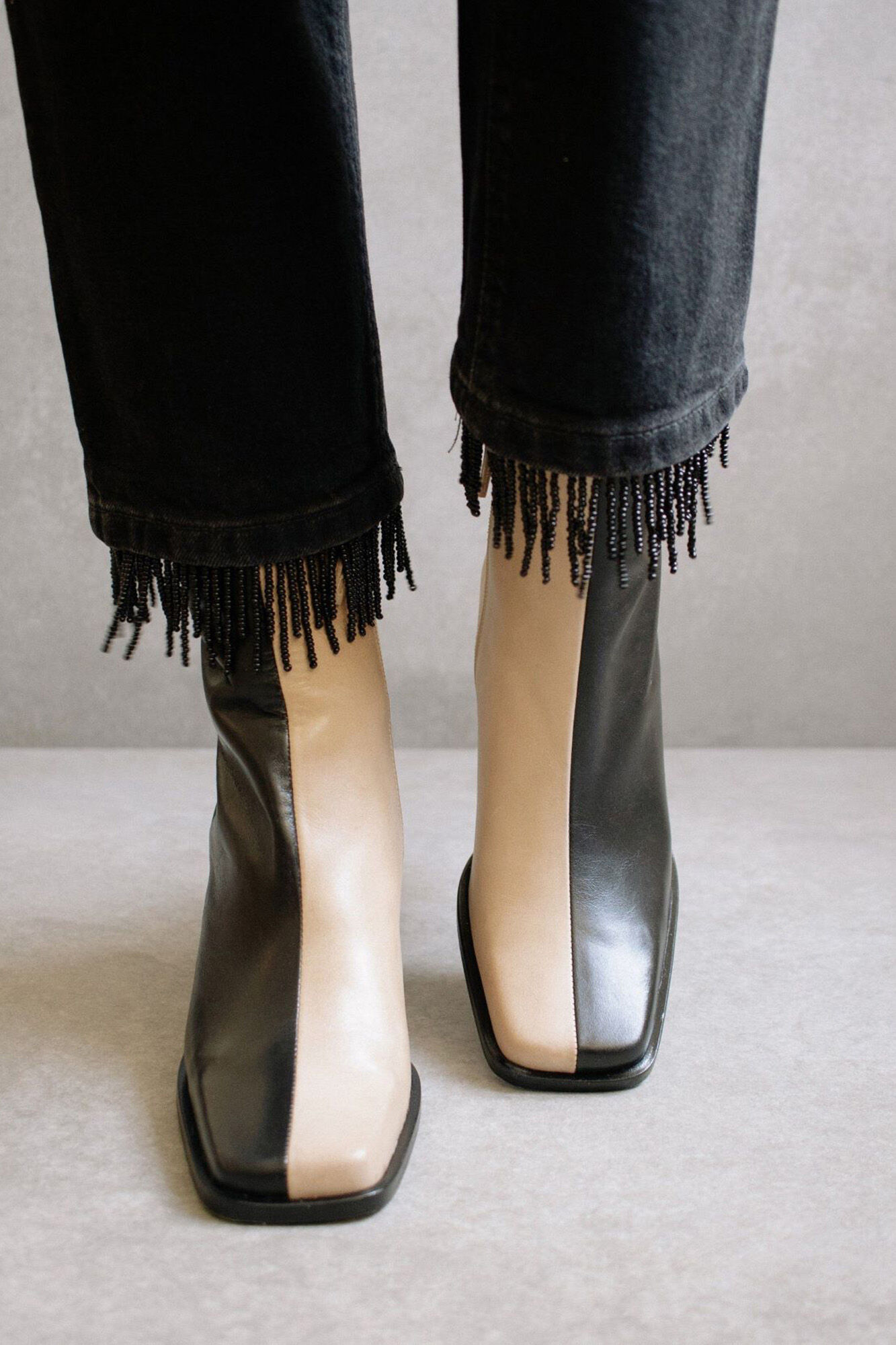 Alohas Botines South de piel bicolor stone beige y negra Beige