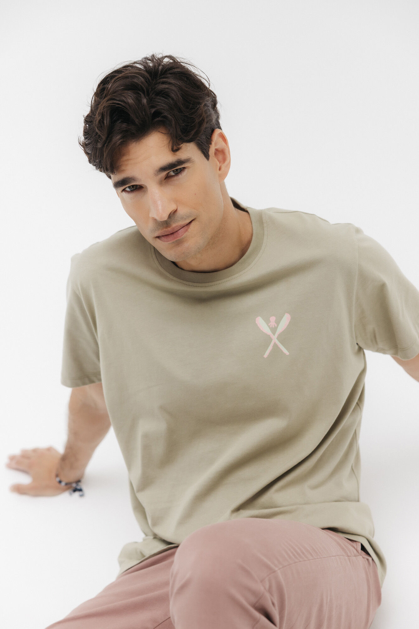 elPulpo Camiseta com p&aacute;s desenhadas