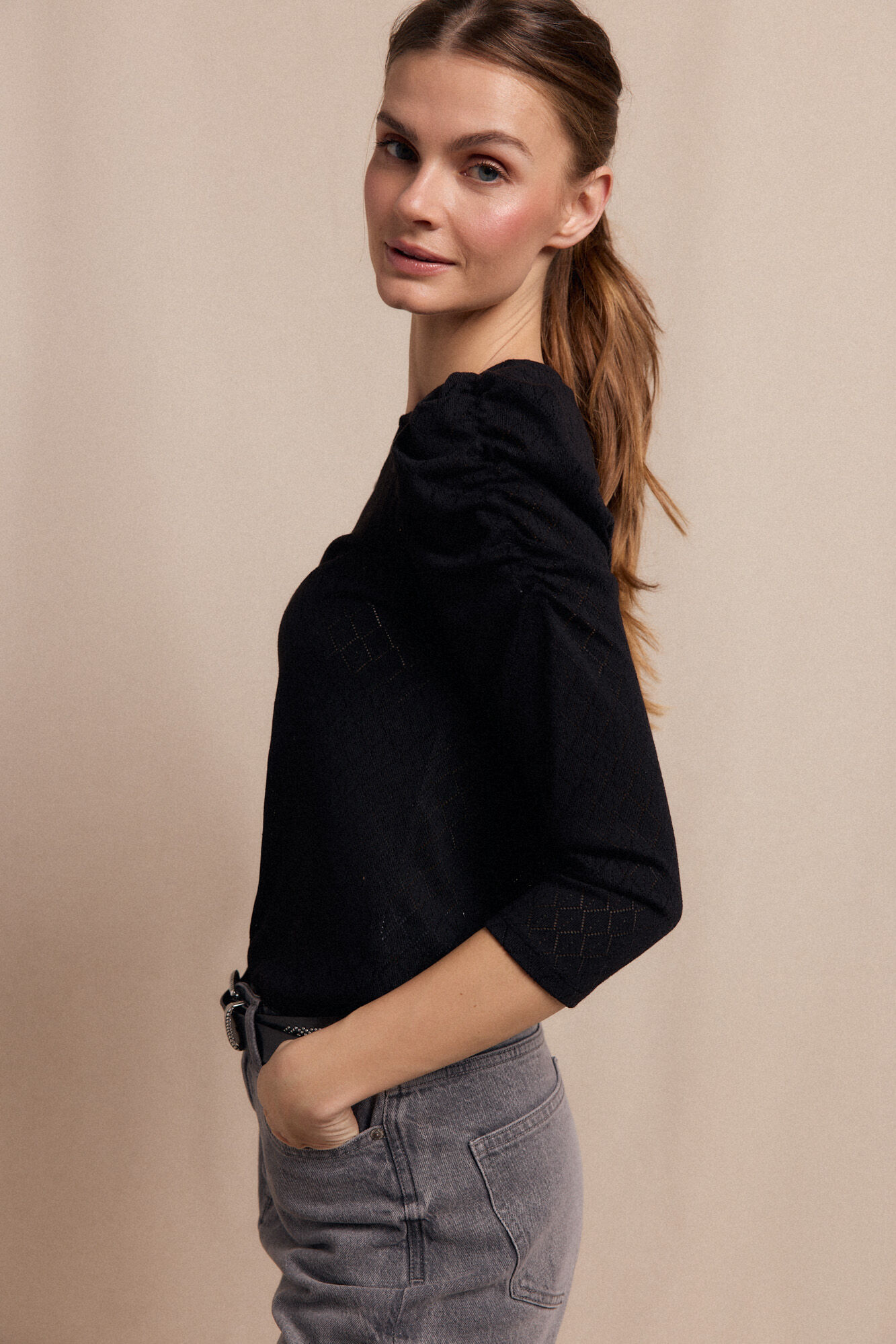 Slowlove Top estructura manga abullonada Negro