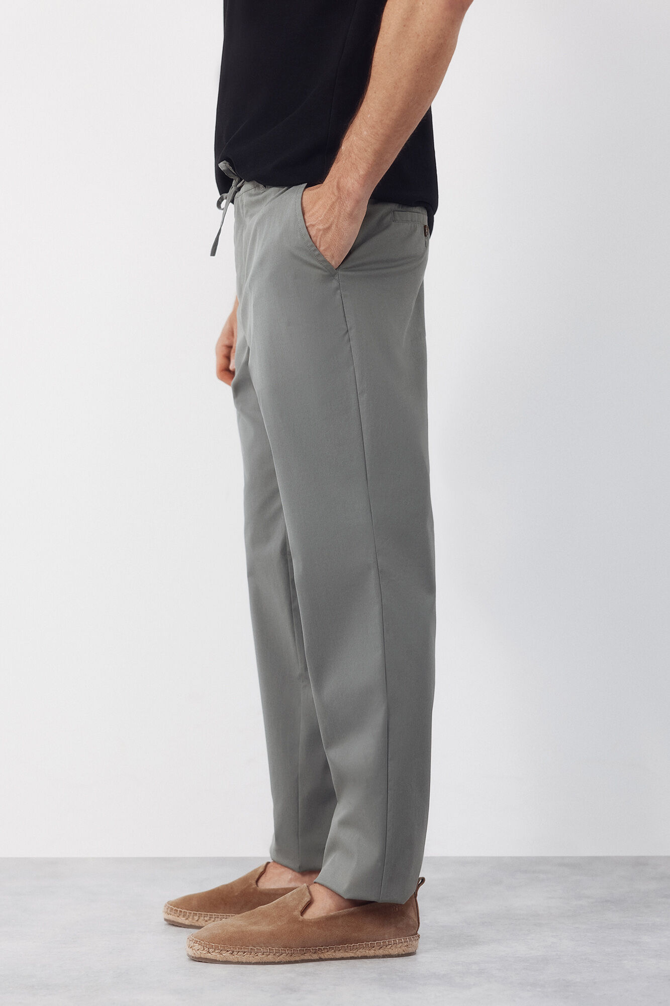 Cortefiel Technical chinos trousers with tapered laces Kaki