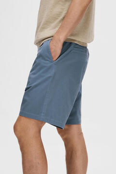 Cortefiel Pantalón chino corto confeccionado con algodón orgánico. Azul royal