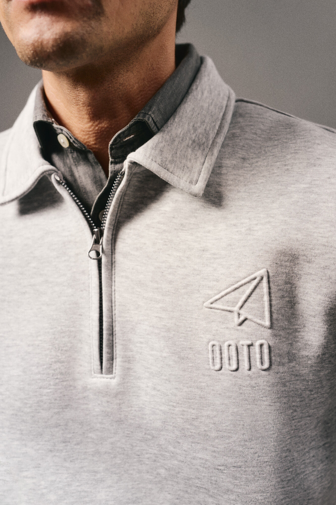 OOTO Sweatshirt com gola e fecho-&eacute;clair