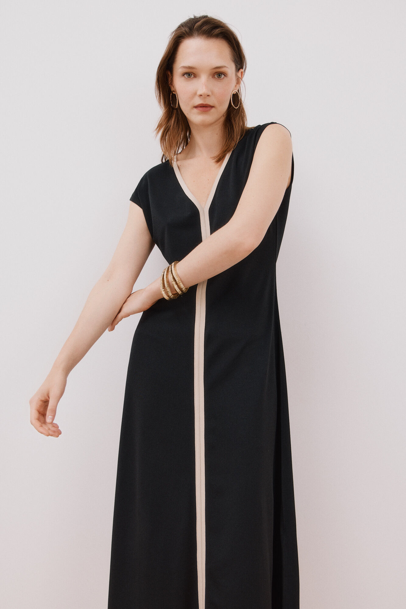 Cortefiel Vestido escote pico contraste Negro