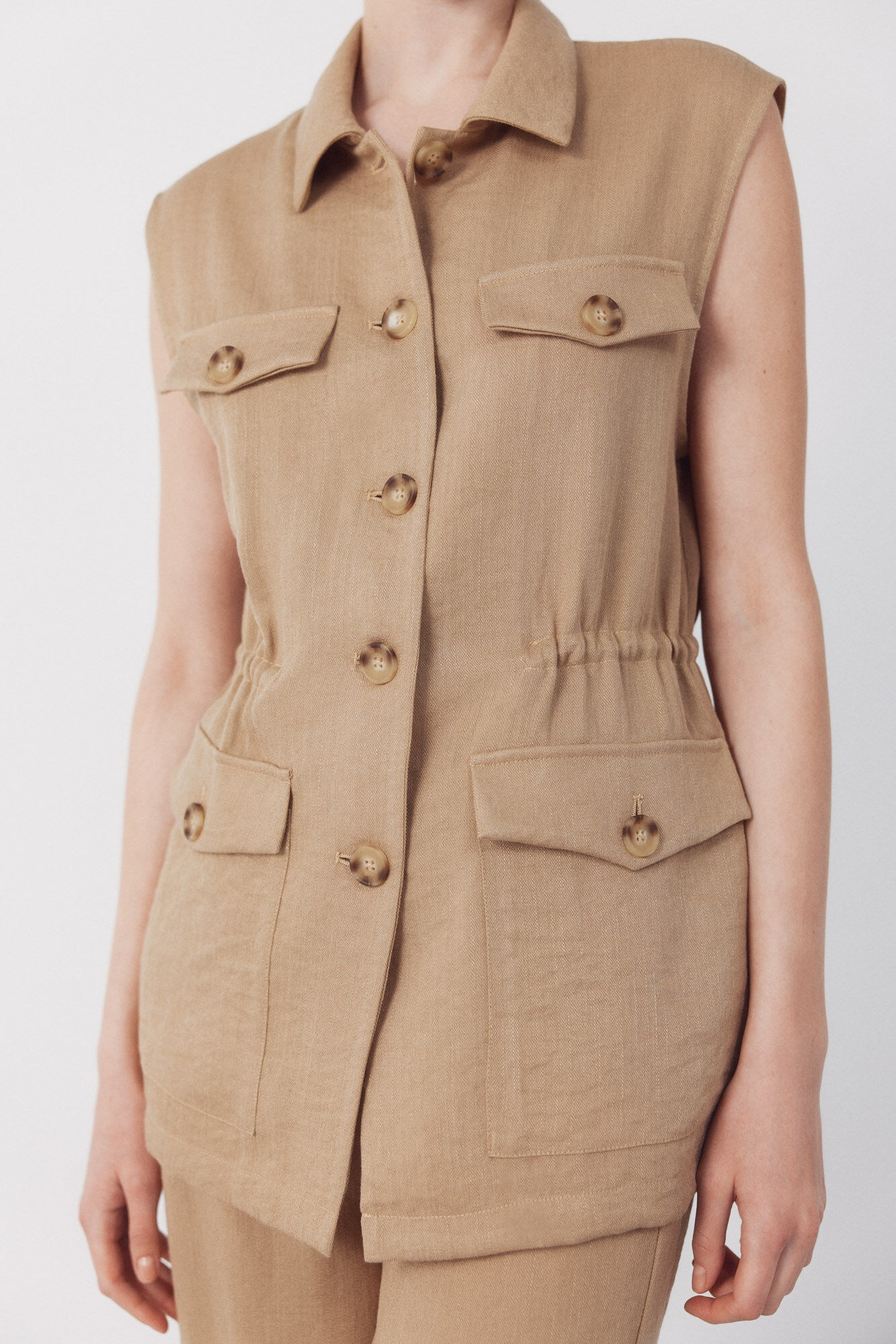 Cortefiel Chaleco r&uacute;stico