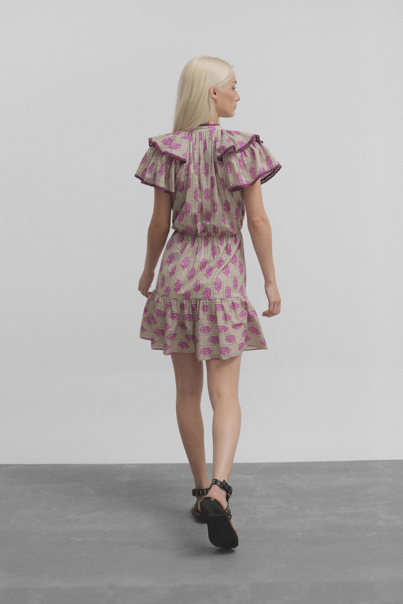 Silbon Vestido mini com estampado &agrave;s flores  Roxo