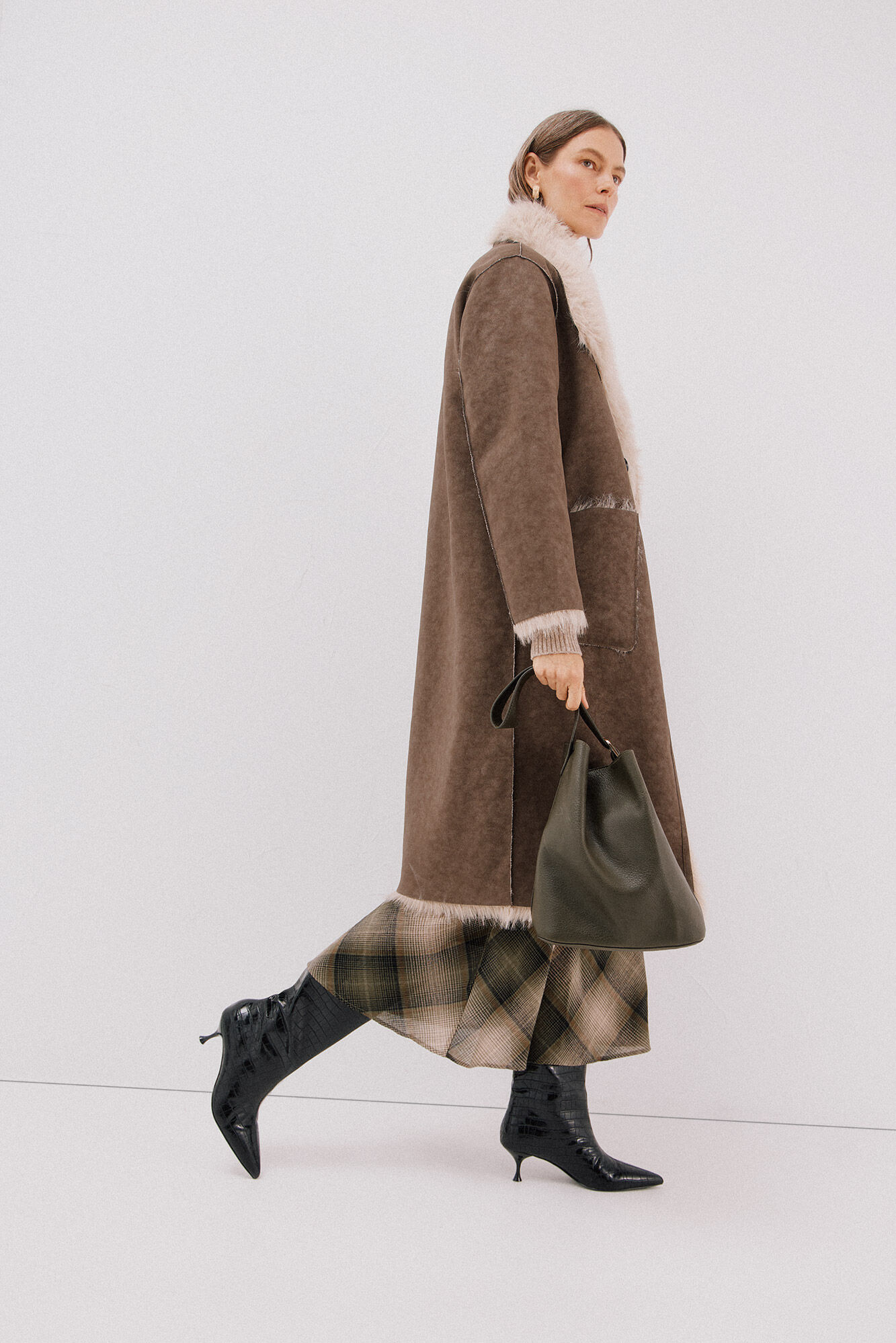 Cortefiel Long reversible fur coat Dark brown