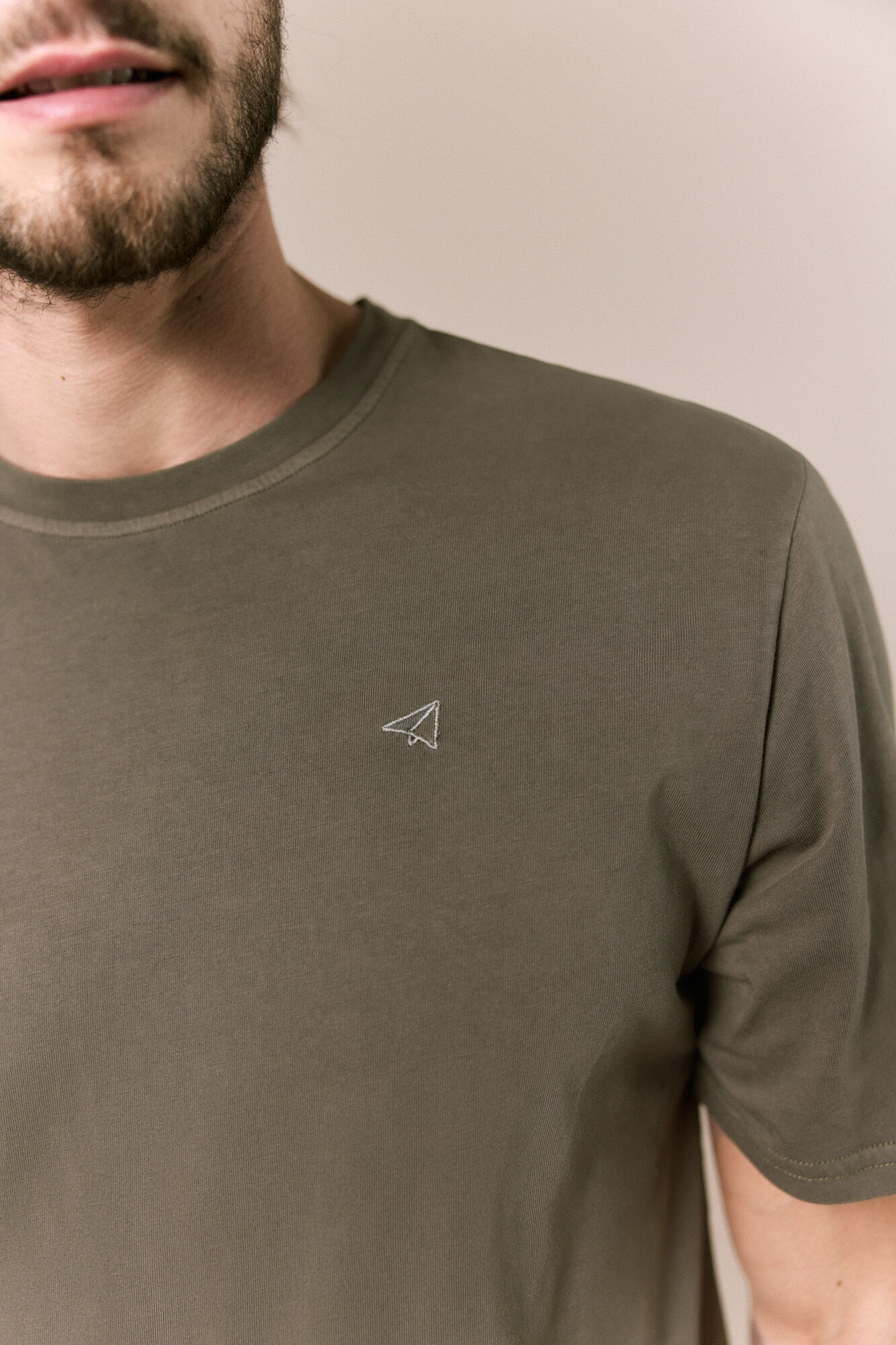 OOTO T-shirt b&aacute;sica lavada Verde