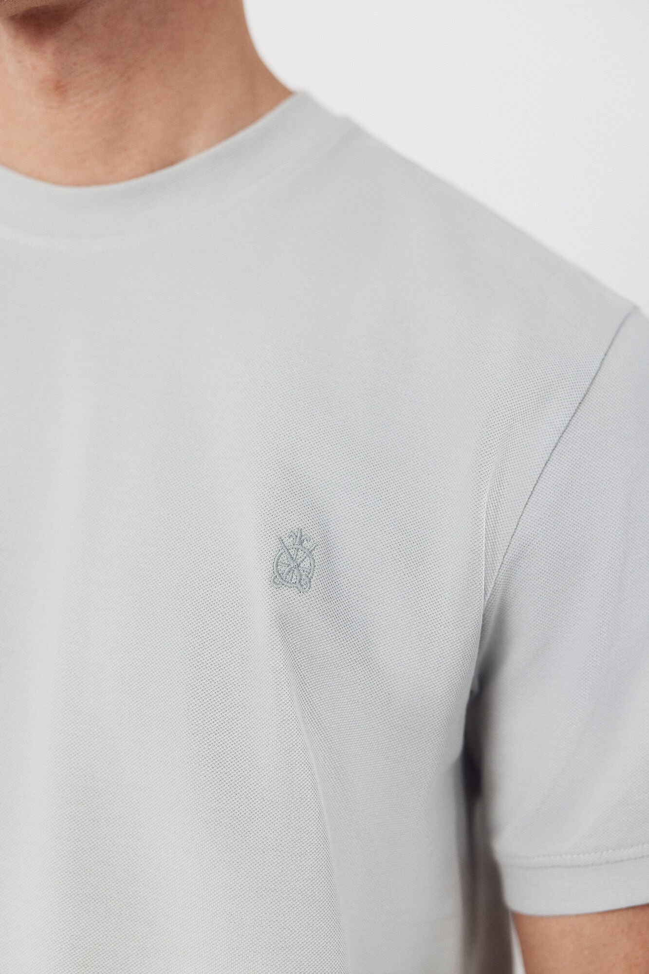 Cortefiel Piqu&eacute; basic T-shirt Grey