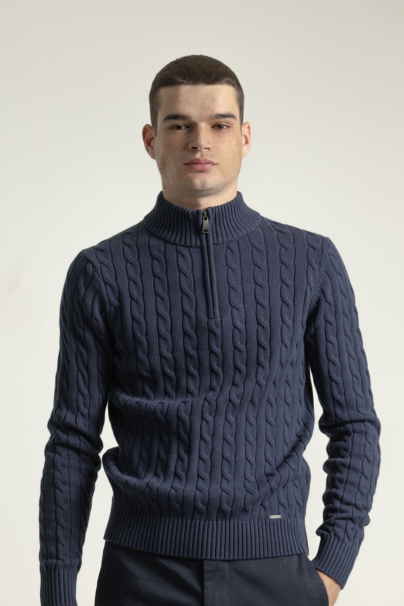 PuroEGO Su&eacute;ter de gola alta em tric&ocirc; tran&ccedil;ado