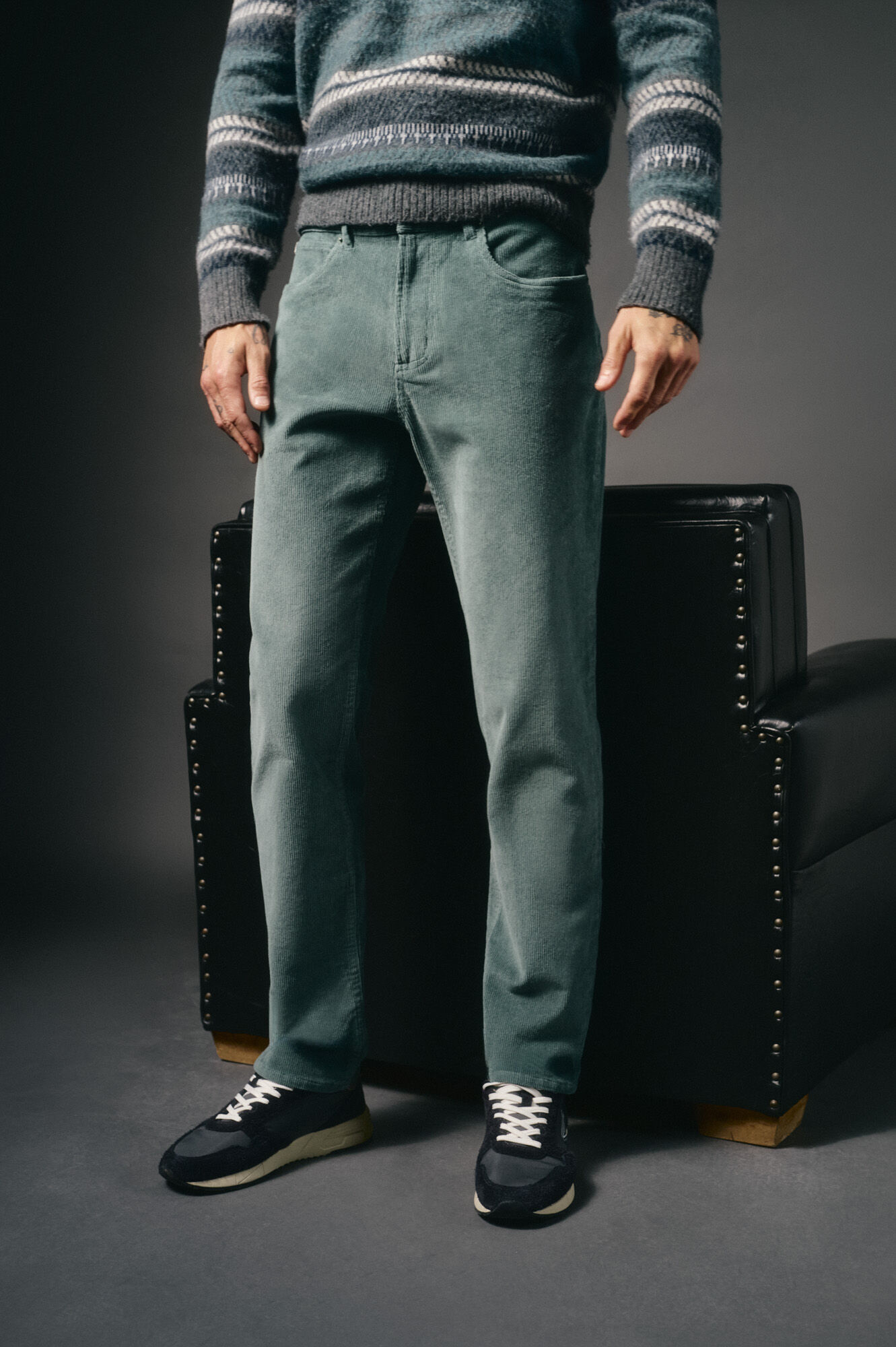 OOTO Pantal&oacute;n 5 bolsillos slim fit pana