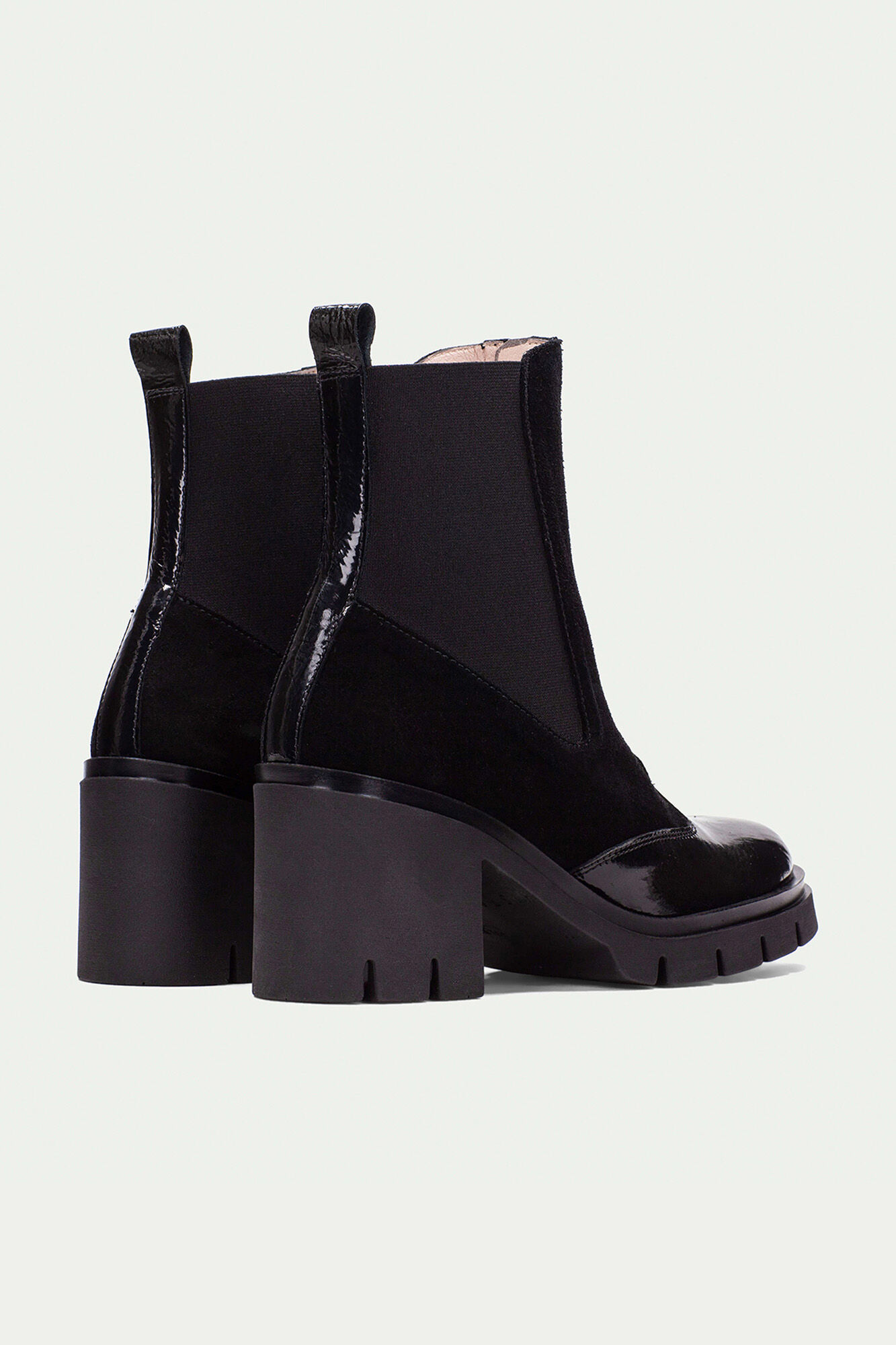 Hispanitas Central zip zip fastening boot with track sole in Zurich Black