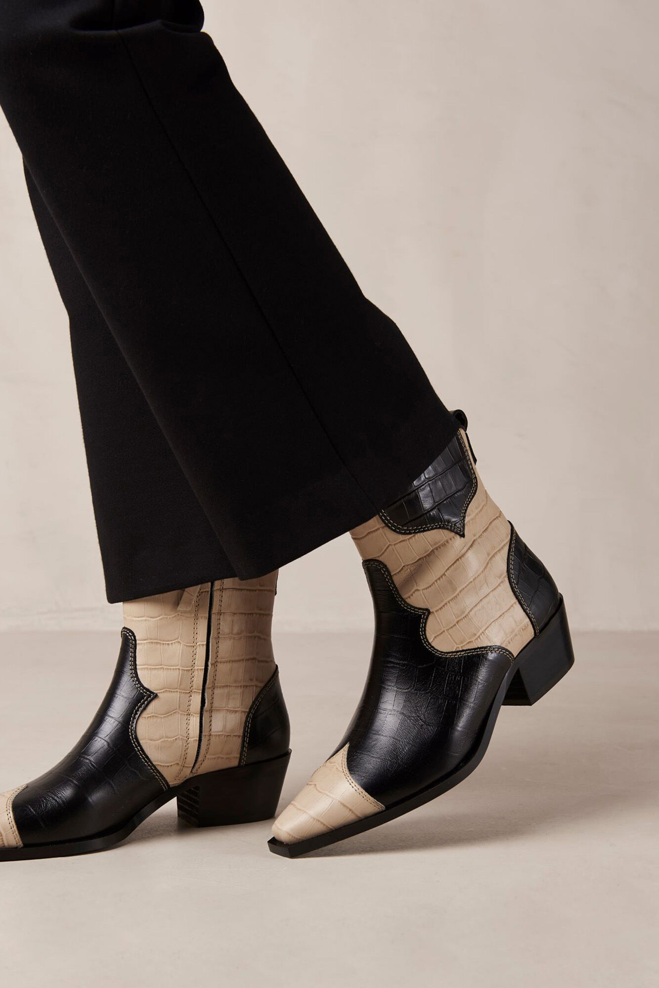 Alohas Buffalo Black and White Black