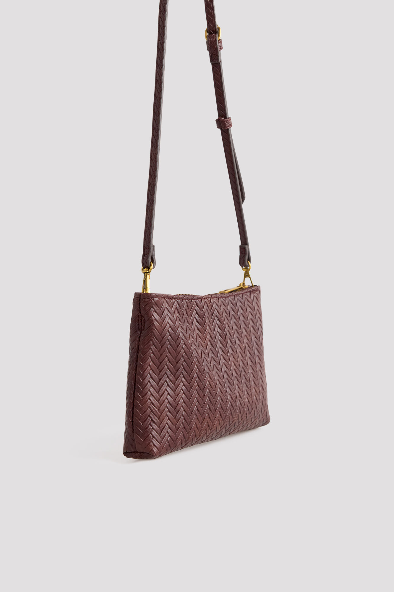 Cortefiel Textured crossbody wallet