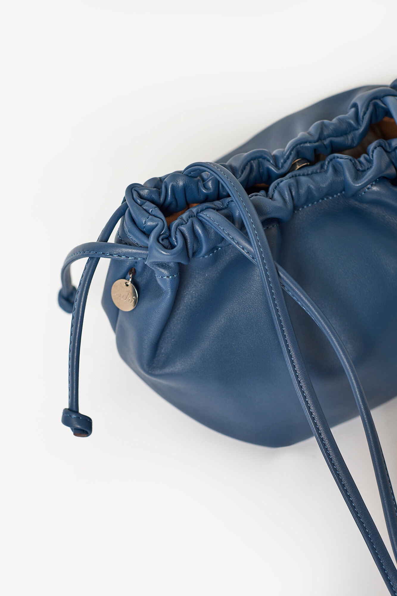 Zubi Bolsa bucket de pele