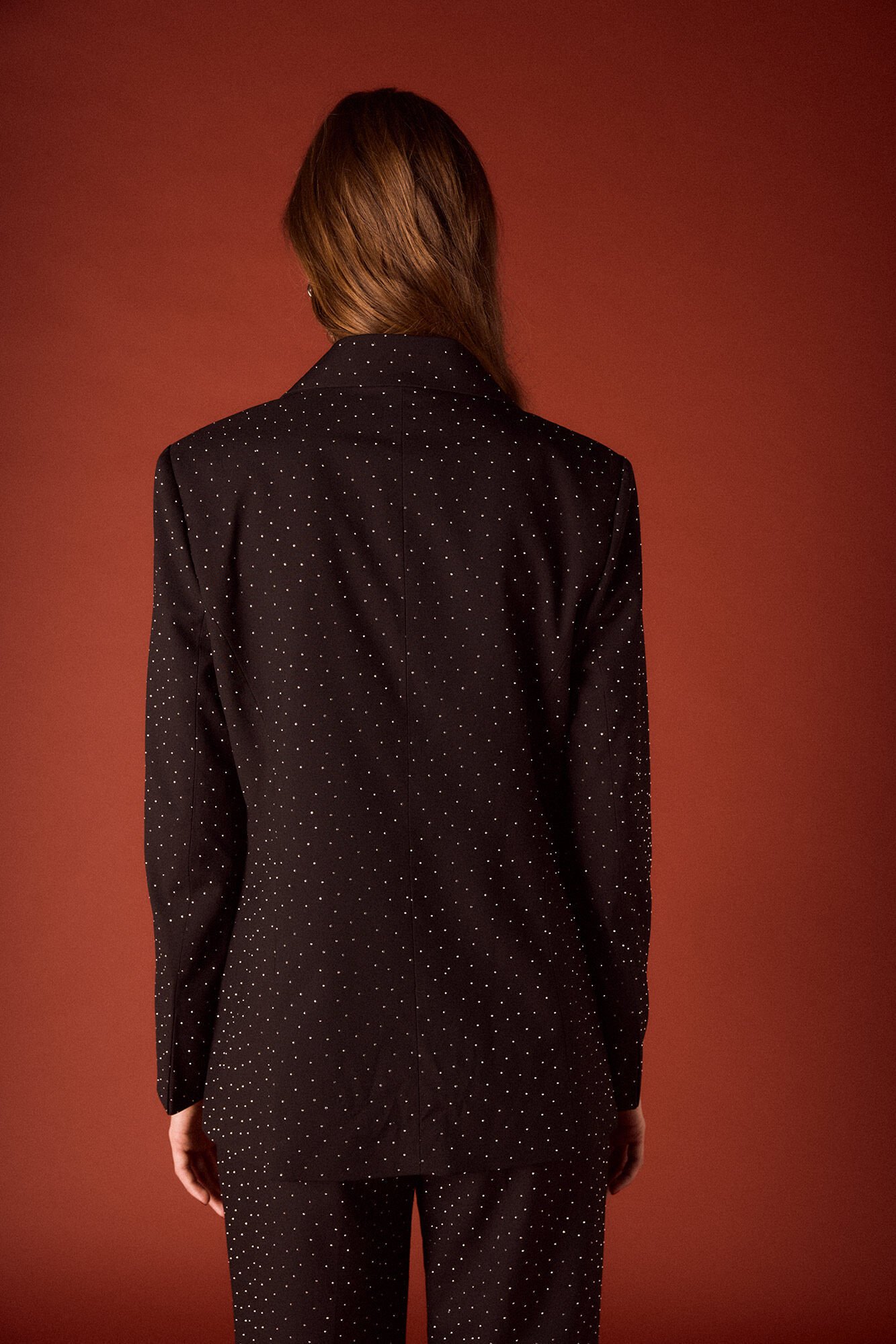 Slowlove Blazer entallada de strass. Negro