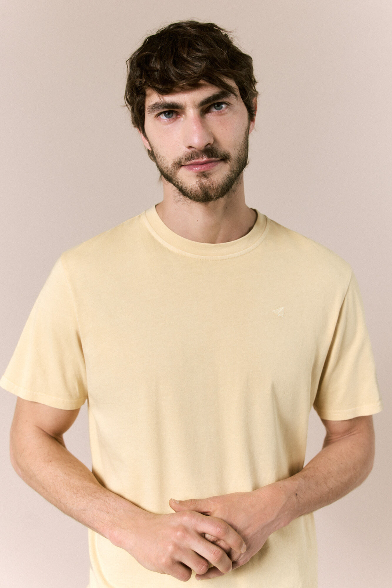 OOTO Washed basic T-shirt Gold