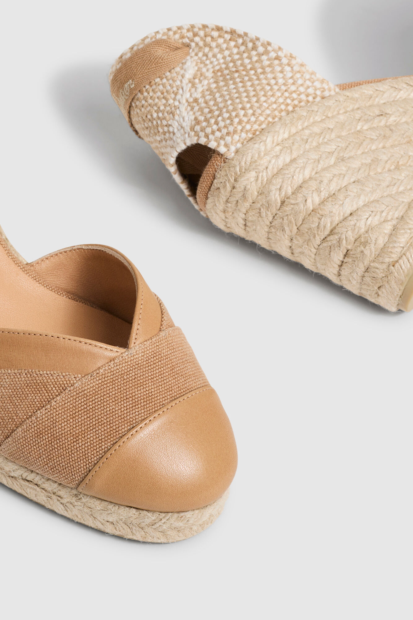 Casta&ntilde;er Alpercata com cunha Clara lona Castanho