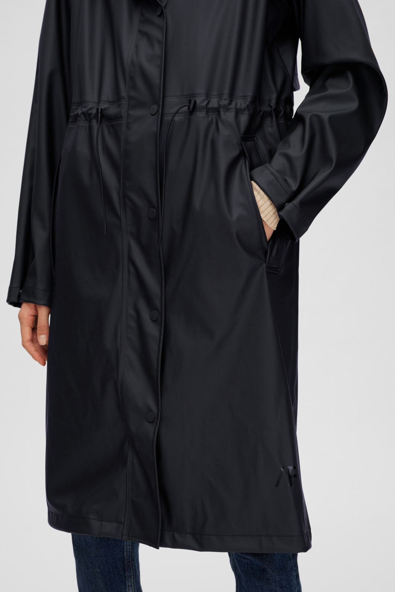 Selected Femme Chubasquero con capucha  impermeable ajustable en la cintura Negro