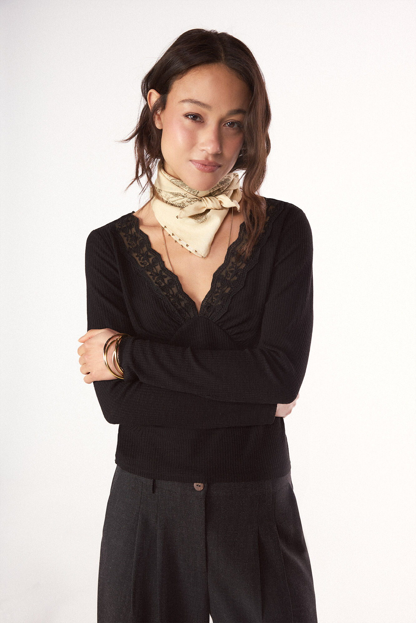 Slowlove Top estrucutura detalle blonda Negro