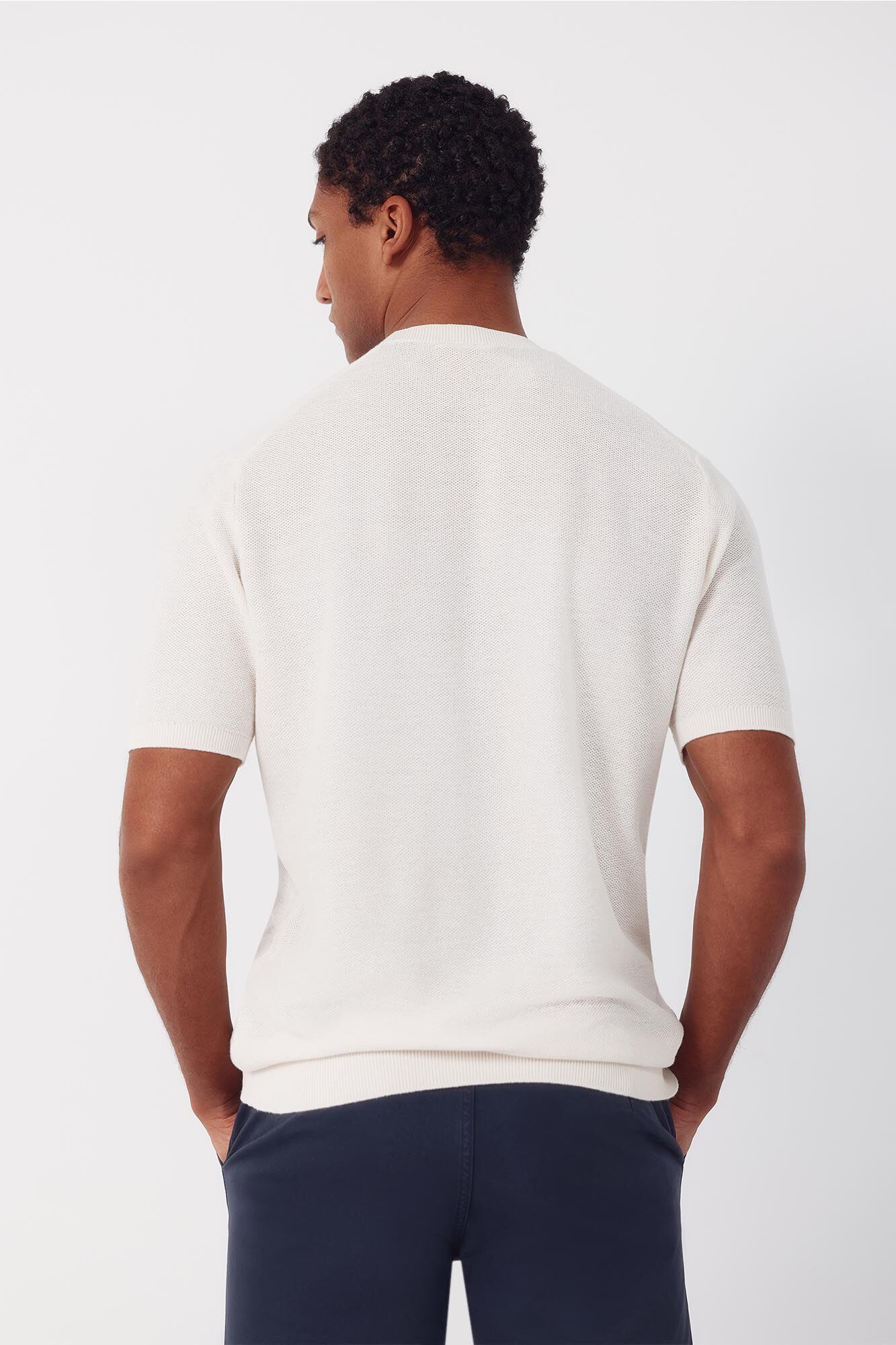 Cortefiel Camisola T-shirt b&aacute;sica de manga curta Ecru