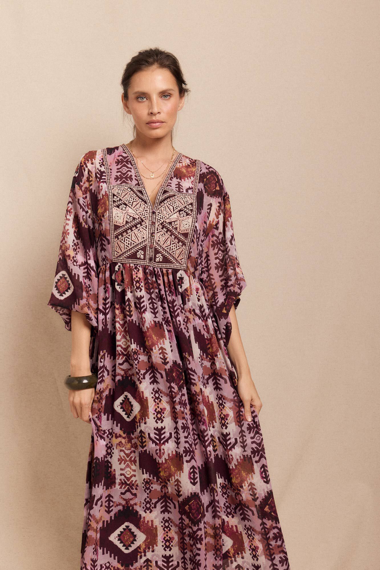 Slowlove Vestido flu&iacute;do estampado e bordado Multicolorido