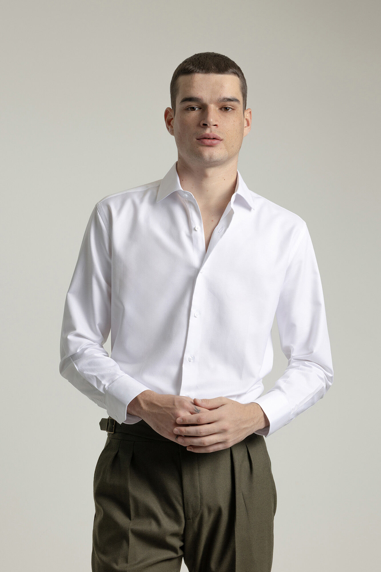 PuroEGO Camisa social de sarja de corte regular fit