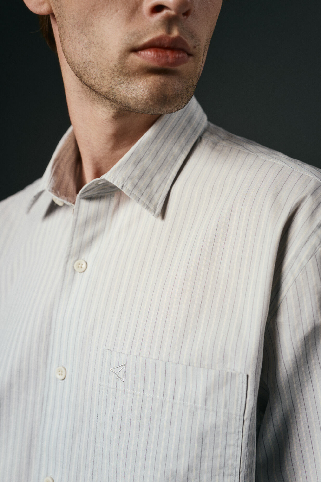 OOTO Camisa riscas estruturada Azul