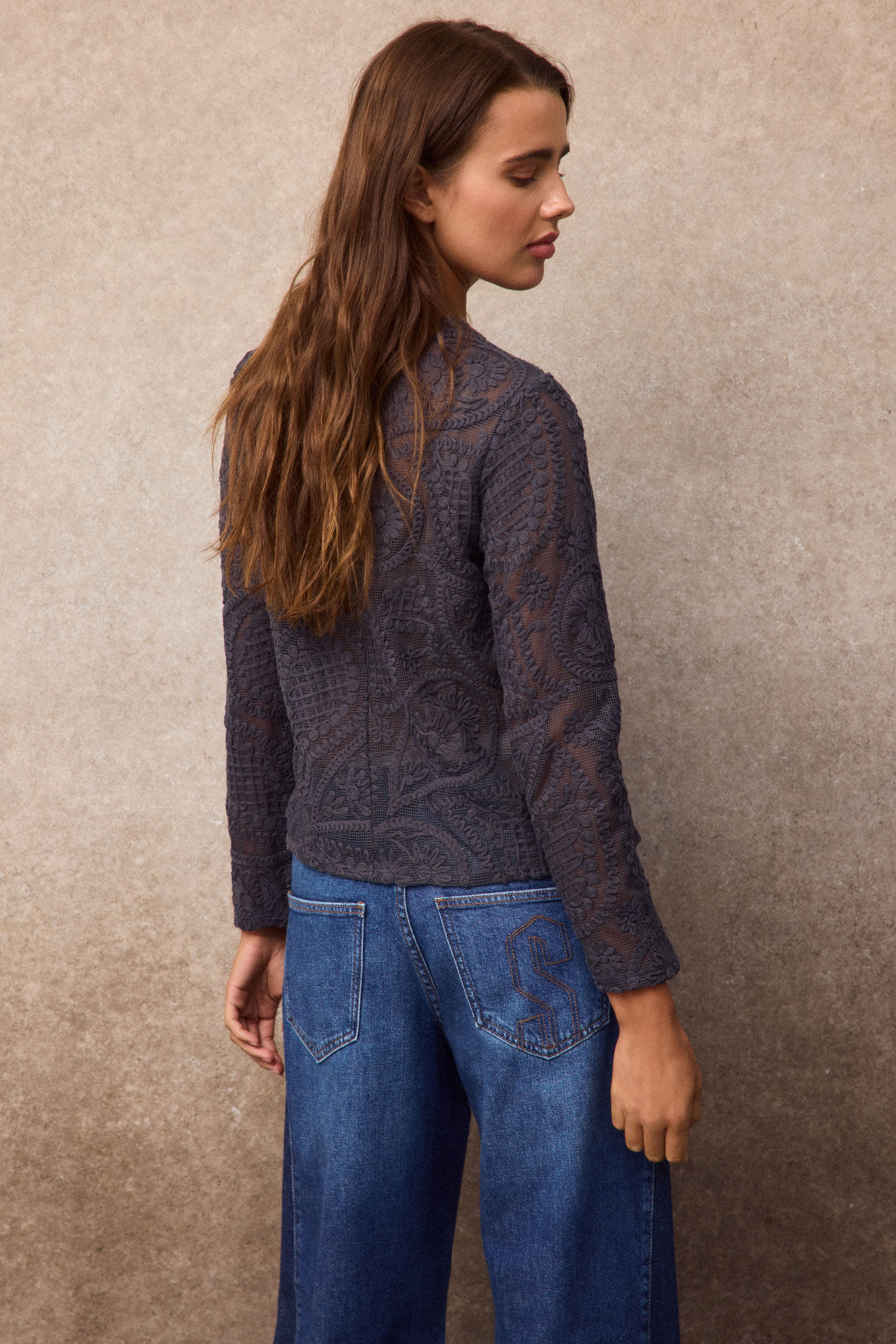 Slowlove Top em crochet floral Cinzento