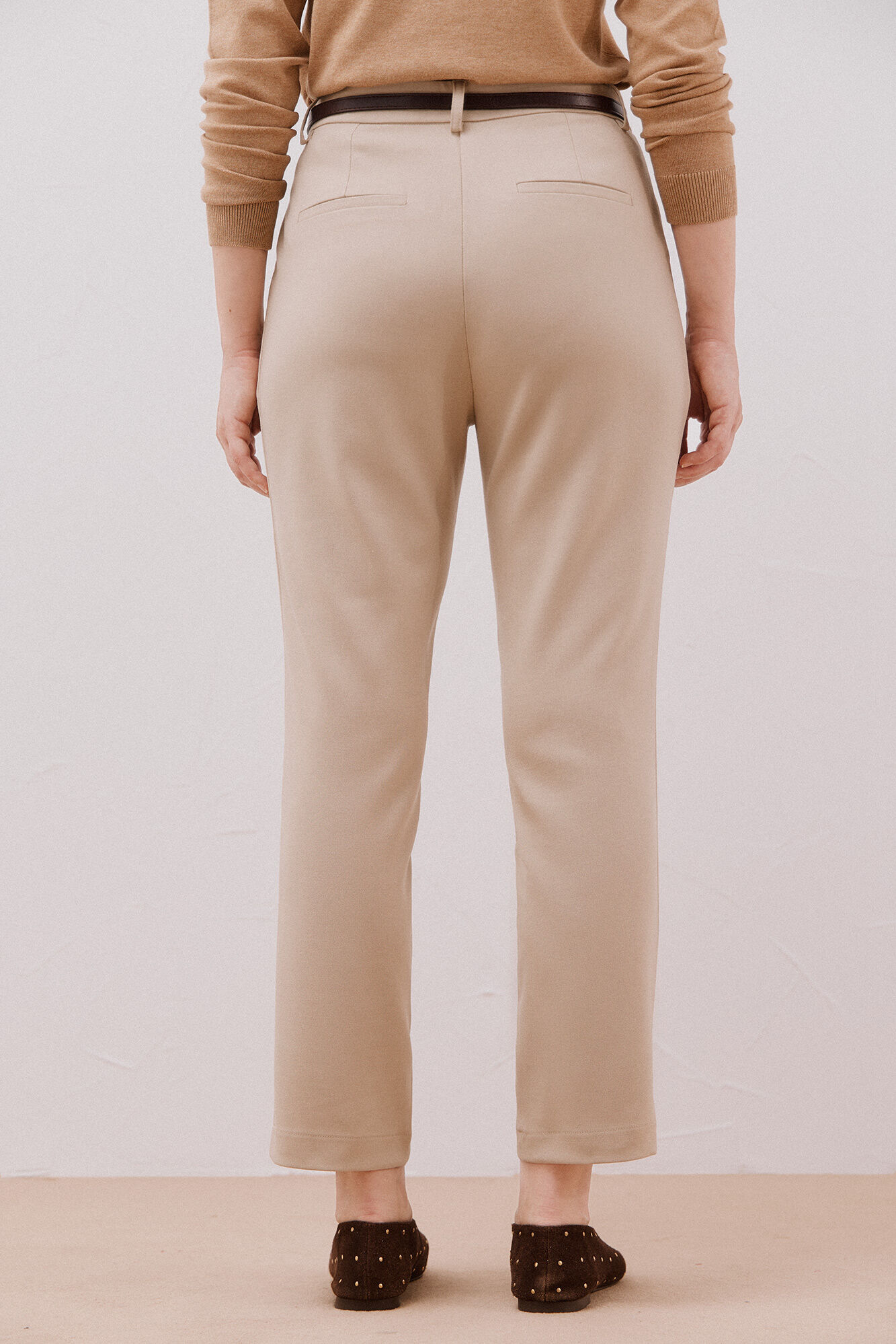 Cortefiel Cal&ccedil;a com cinto Tostado