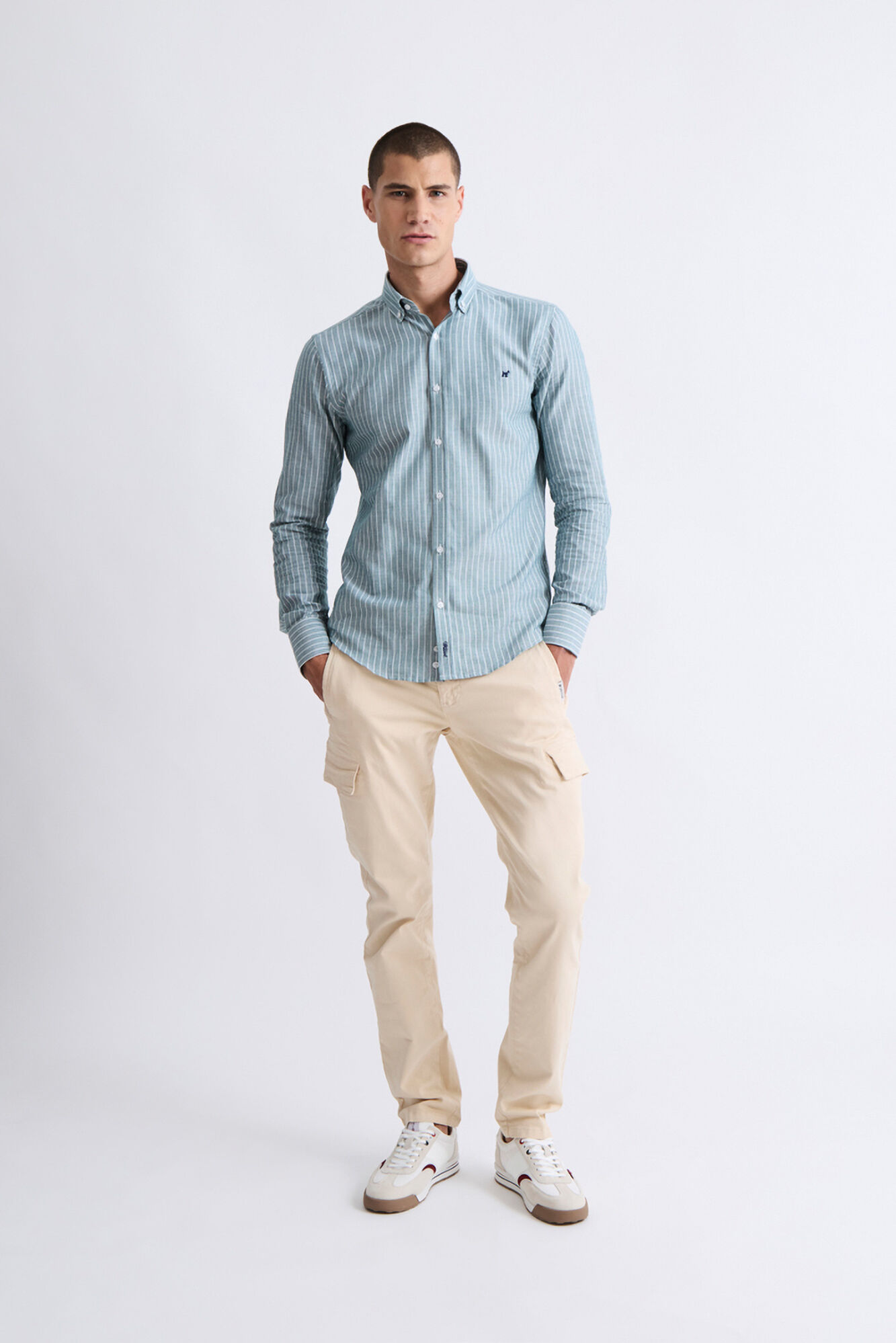 Williot Cal&ccedil;a cargo