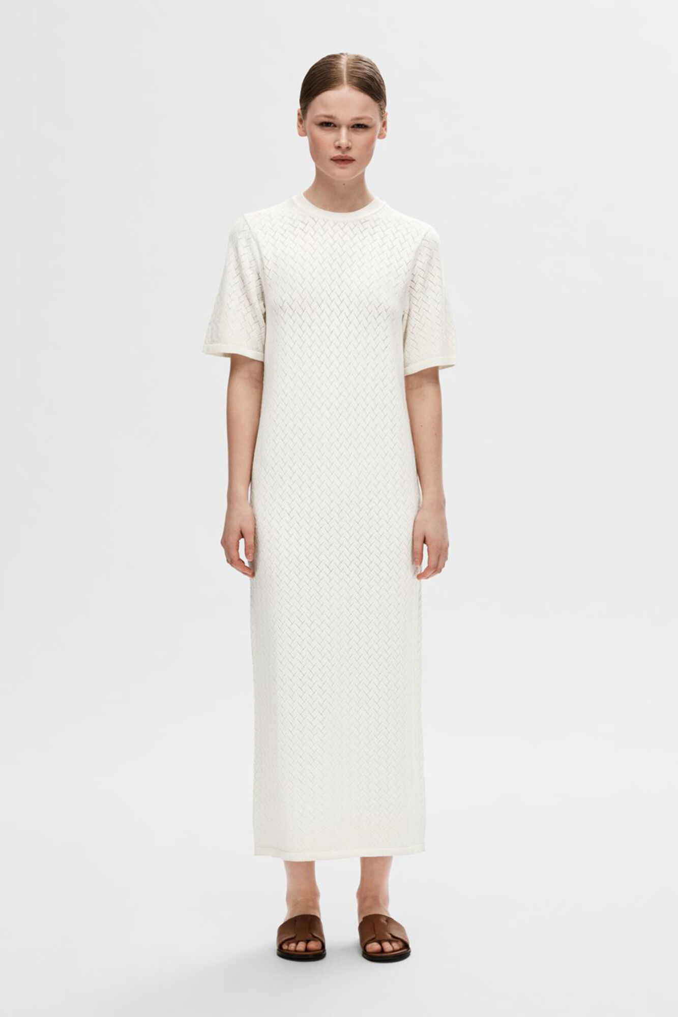 Selected Femme Short sleeve jersey-knit midi dress made with Ecovero viscose.  Grey