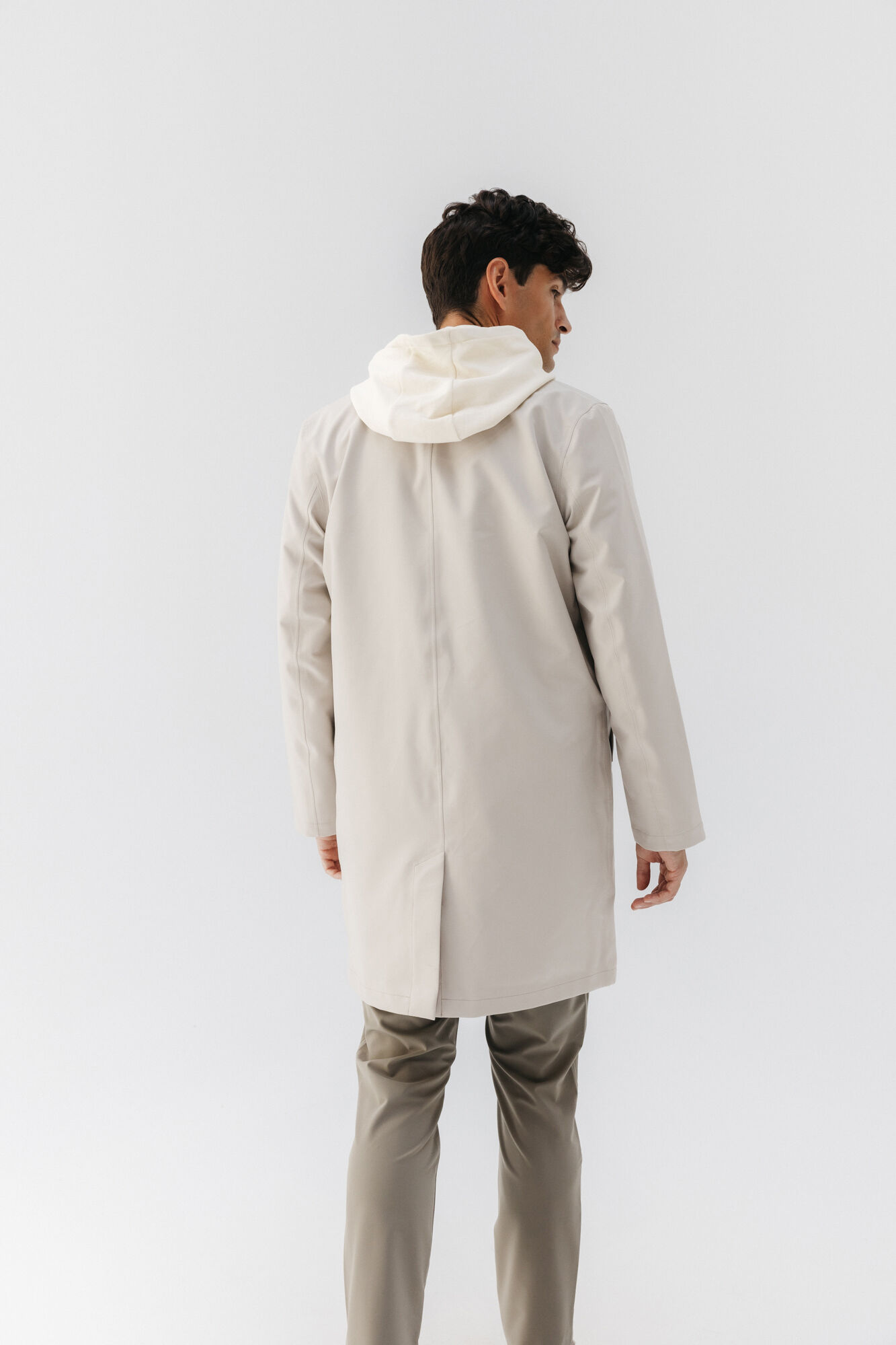 elPulpo Vostok ultralight trench coat Ivory