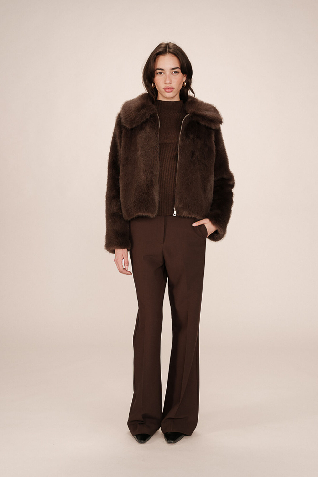 Grace & Mila Sobretudo curto de pele sint&eacute;tica marrom chocolate