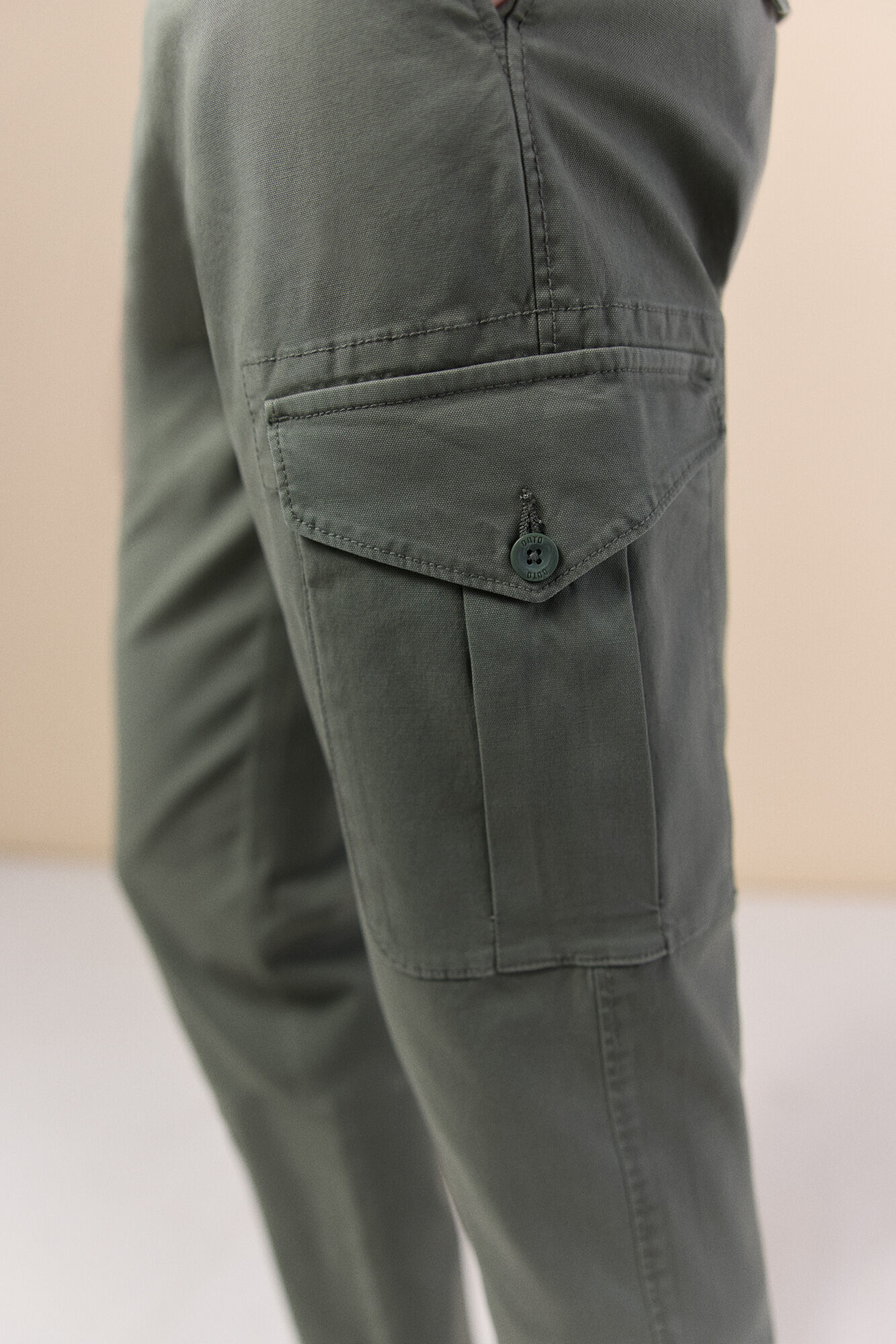 OOTO Pantal&oacute;n cargo slim Kaki