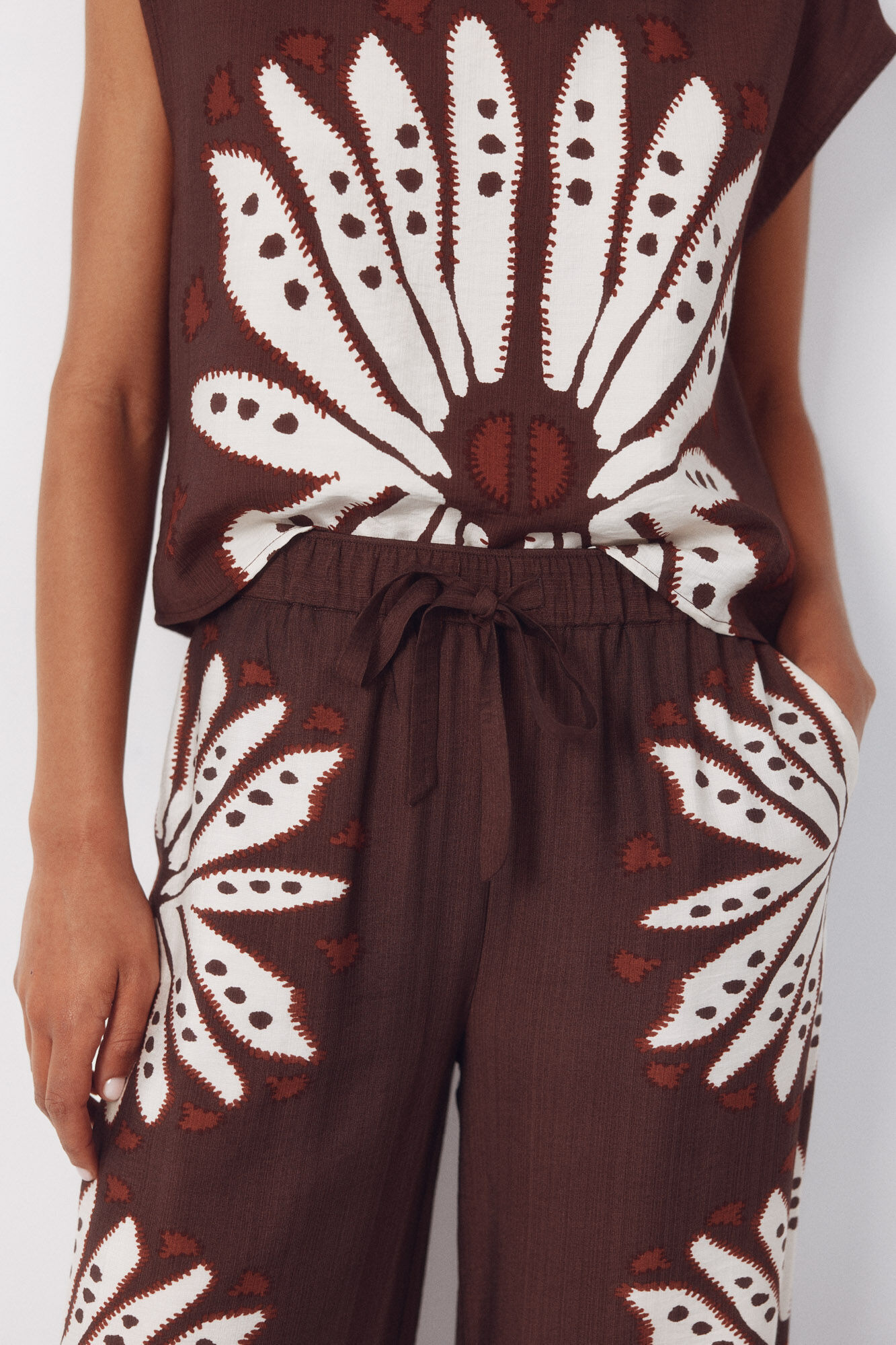 Cortefiel Cal&ccedil;as estampado posicionadas Castanho