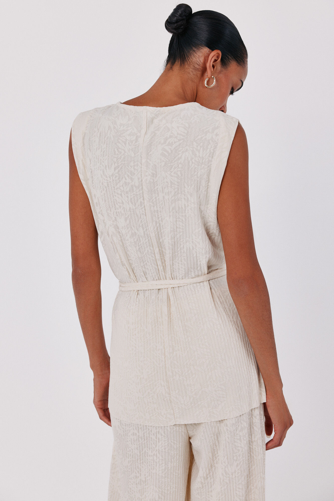 Cortefiel Top jacquard hebilla Marfil