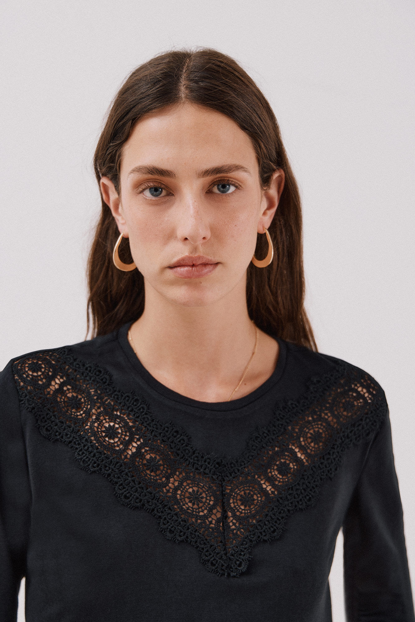 Cortefiel Camiseta detalle encaje floral Negro