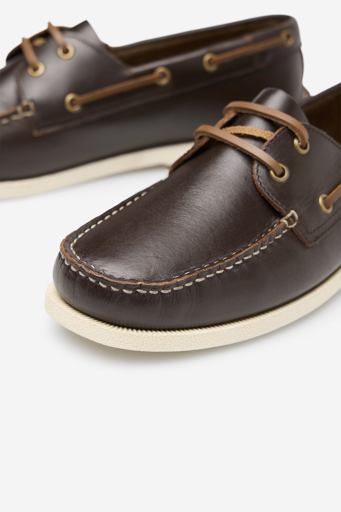 Cortefiel Sapato n&aacute;utico de pele Castanho