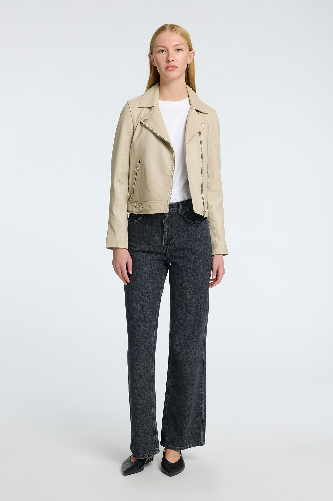 Selected Blus&atilde;o biker cropped 100% couro. Tostado