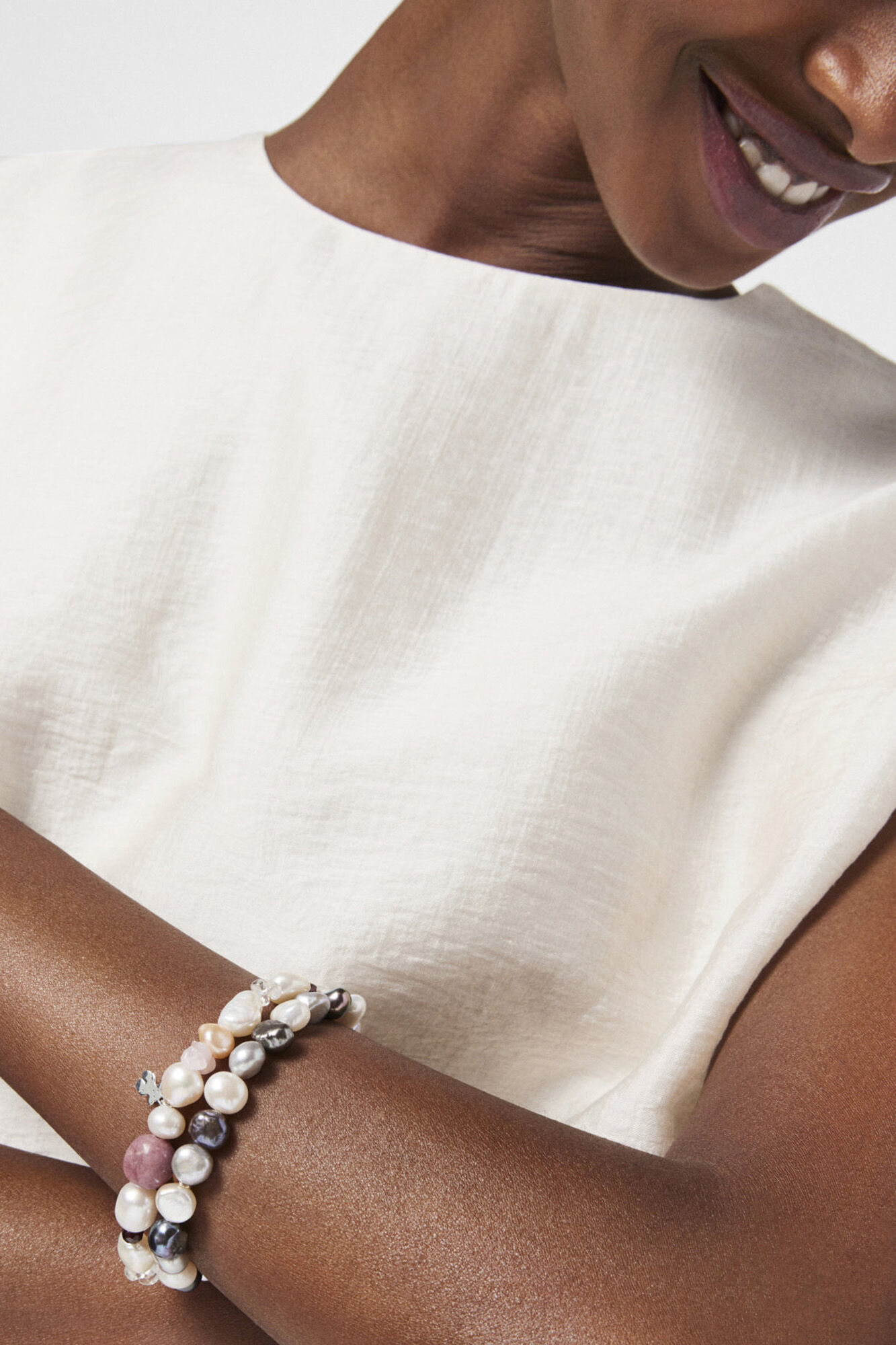 Tous Pulseira de prata com p&eacute;rolas e gemas Cinzento