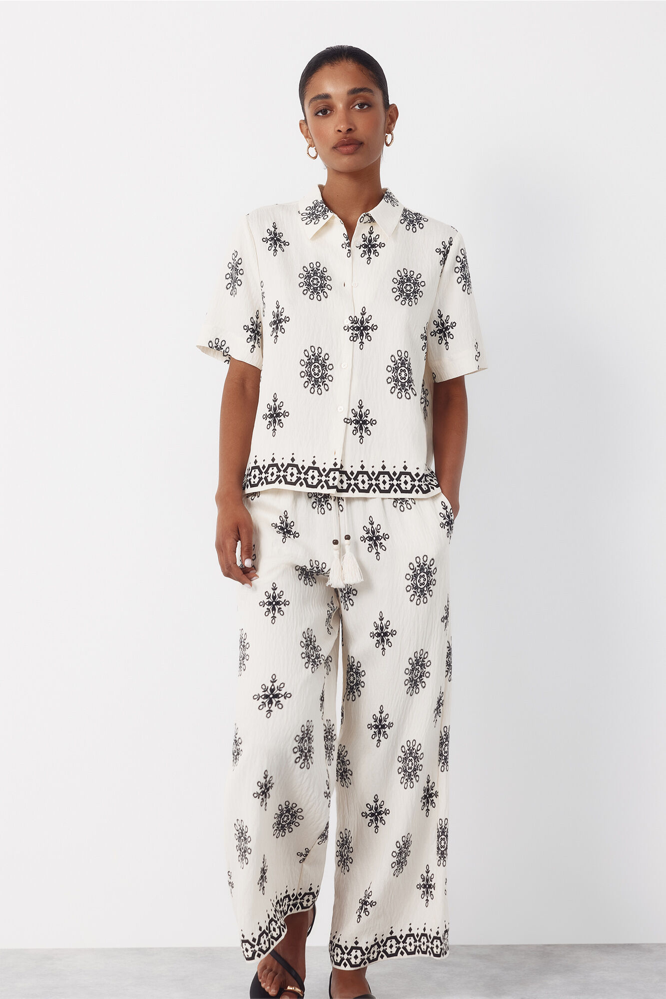 Cortefiel Printed trousers